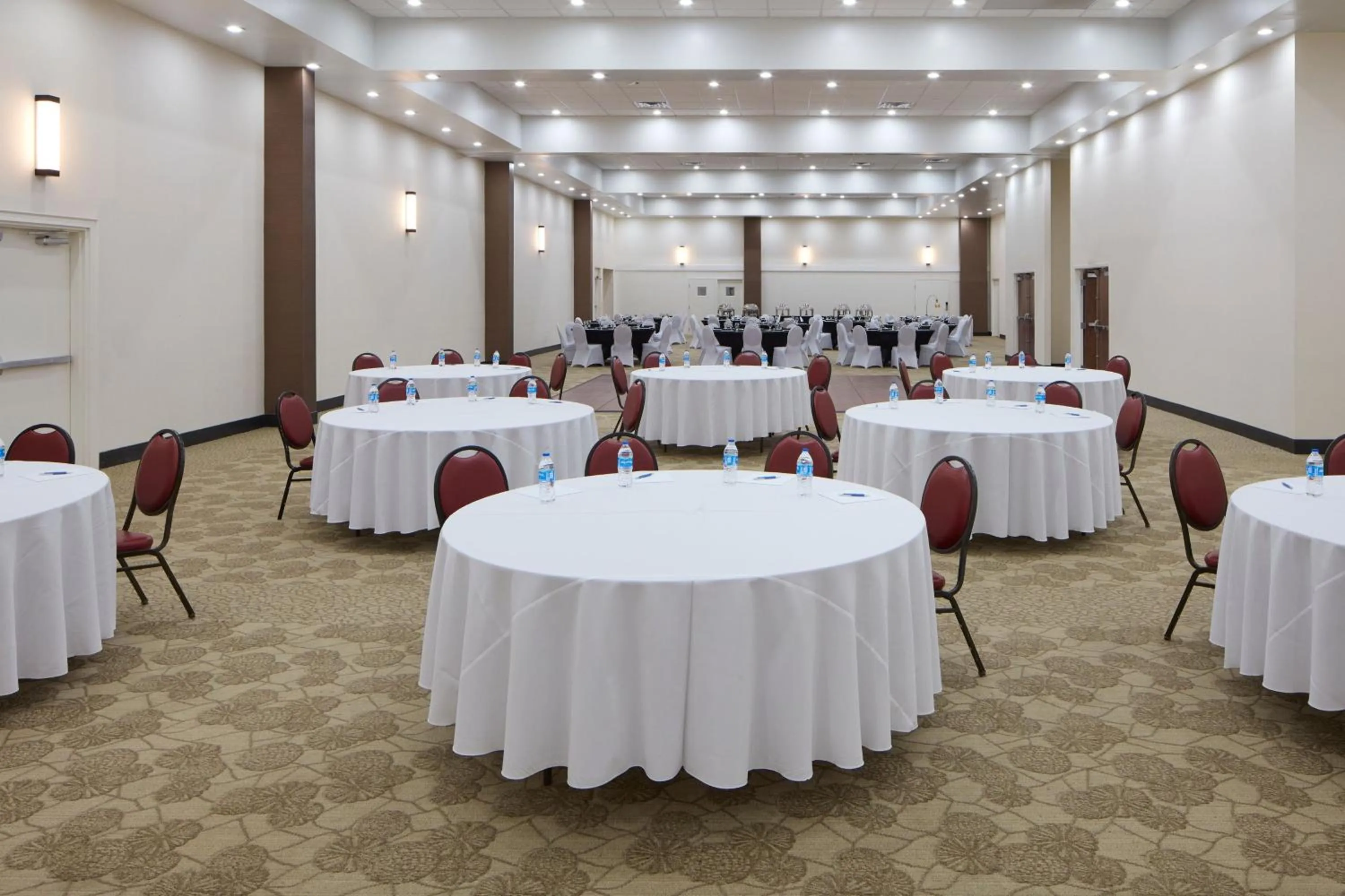 Meeting/conference room in Four Points by Sheraton Virginia Beach Oceanfront