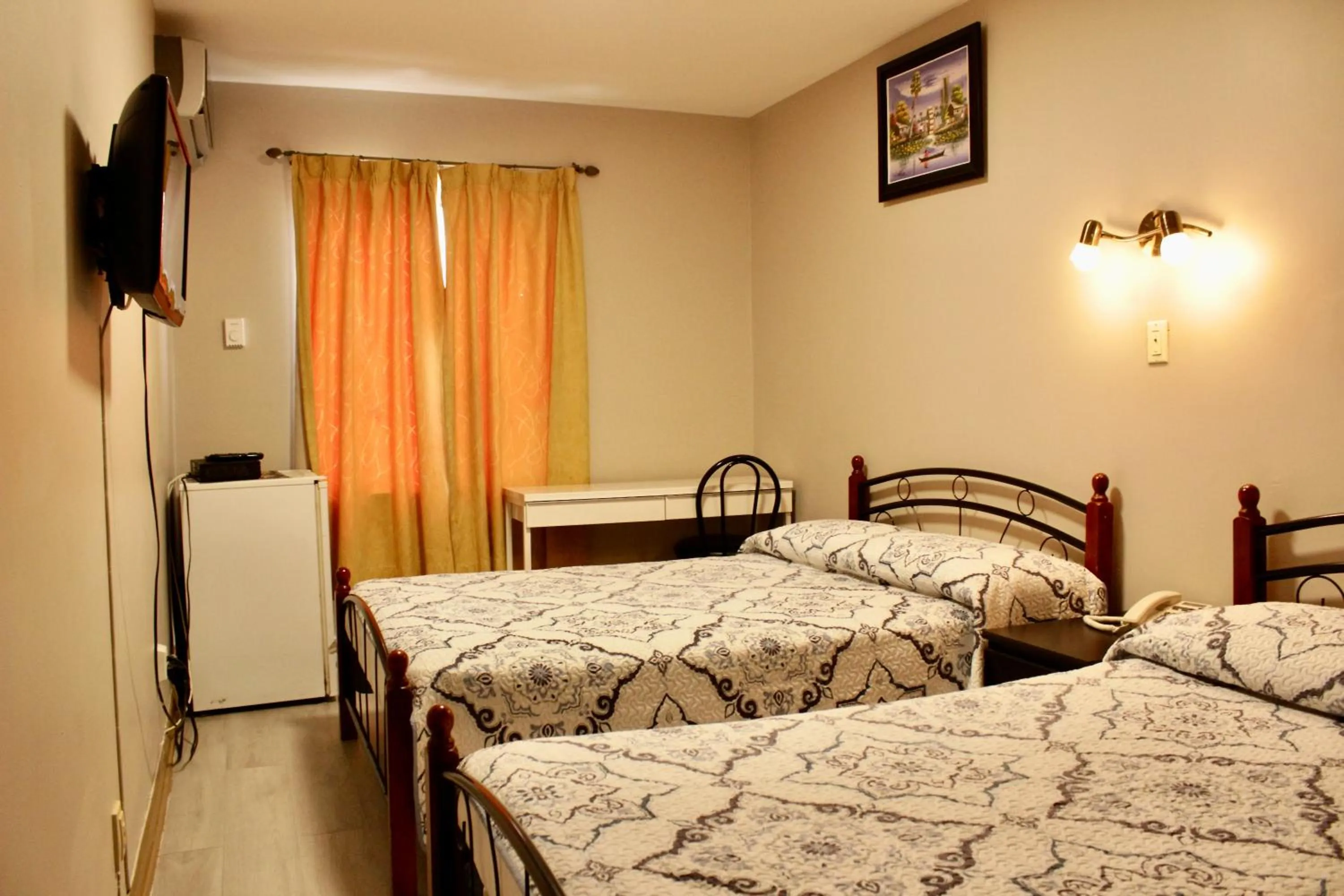 Bedroom, Bed in Hotel Victor