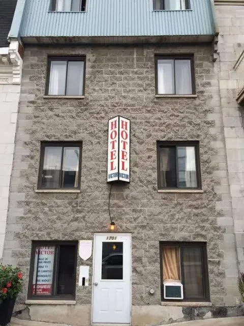 Facade/entrance in Hotel Victor