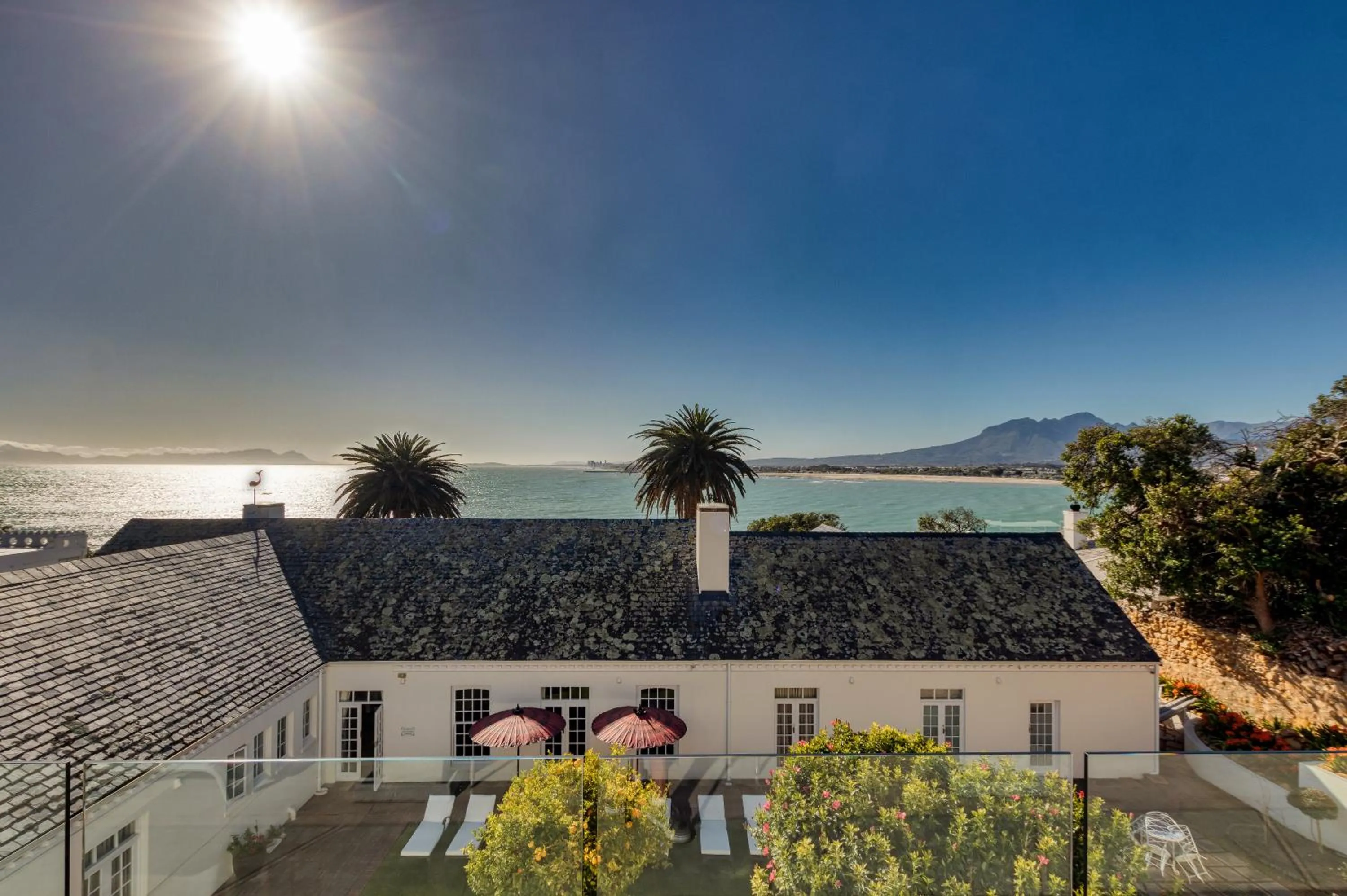 Property building in Manor on the Bay