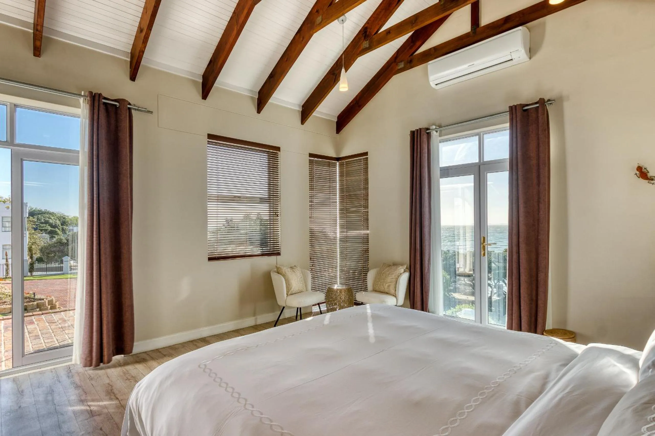 Bedroom, Bed in Manor on the Bay