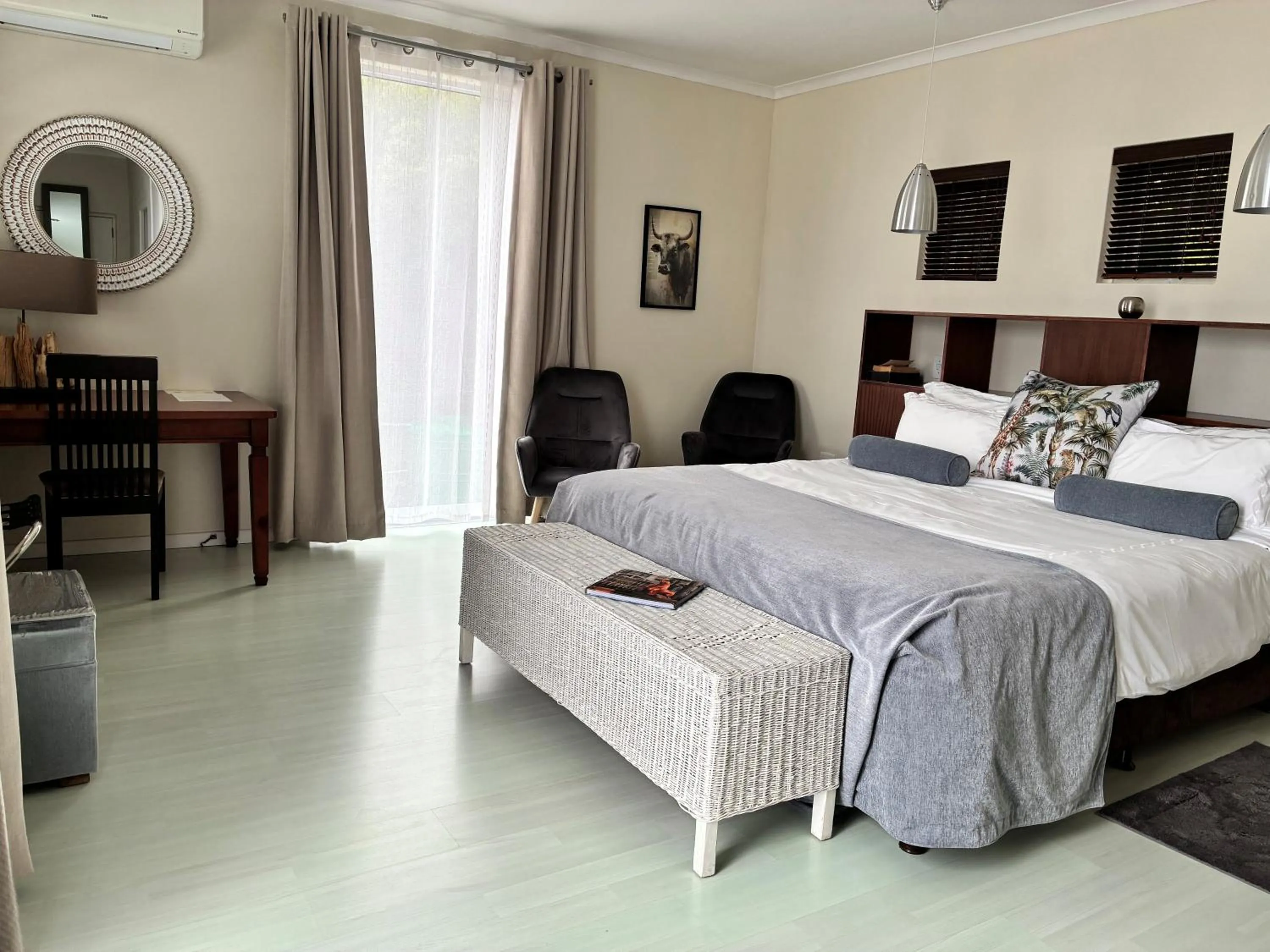 Bedroom, Bed in Manor on the Bay