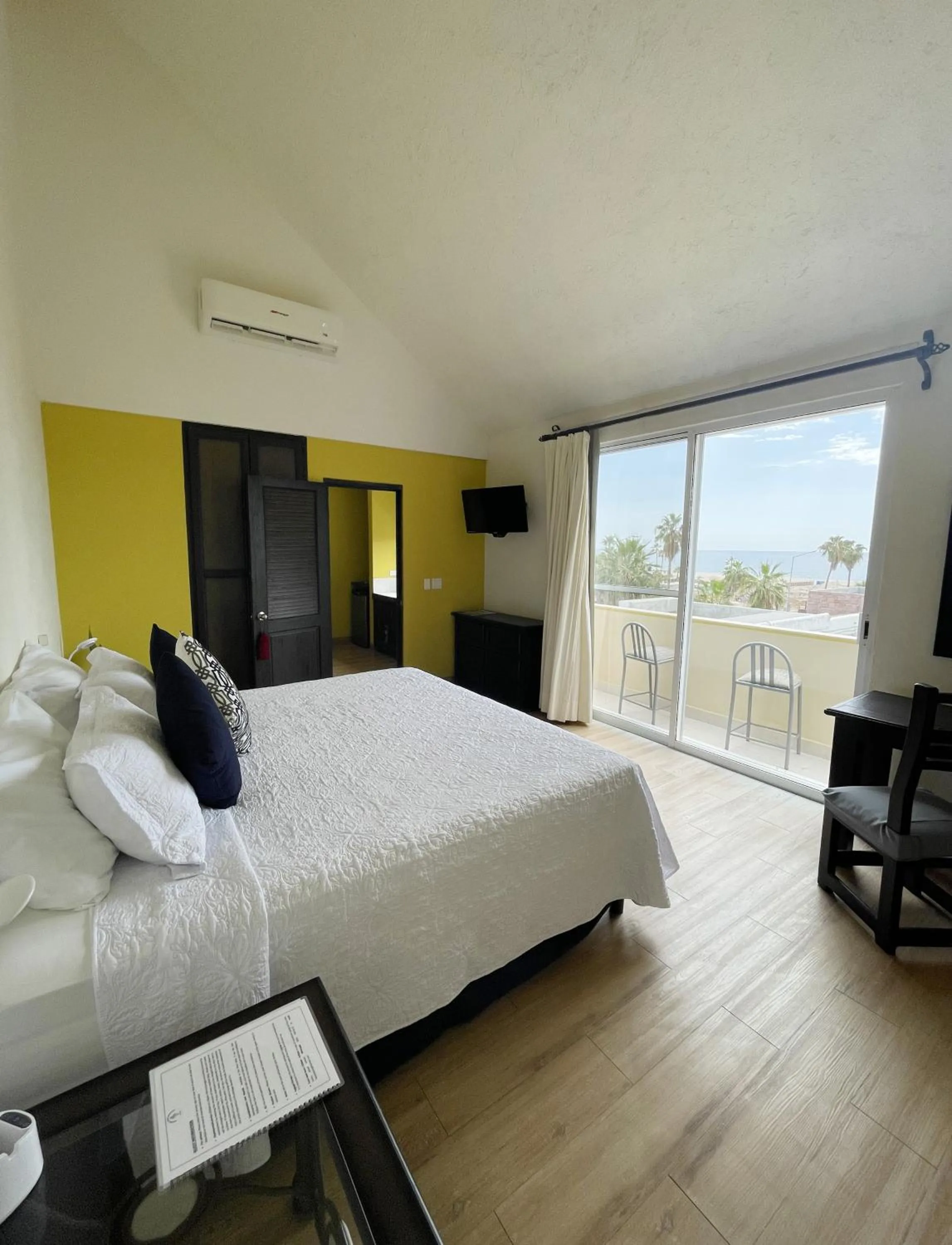 Bedroom, Bed in Marisol Hotel Boutique