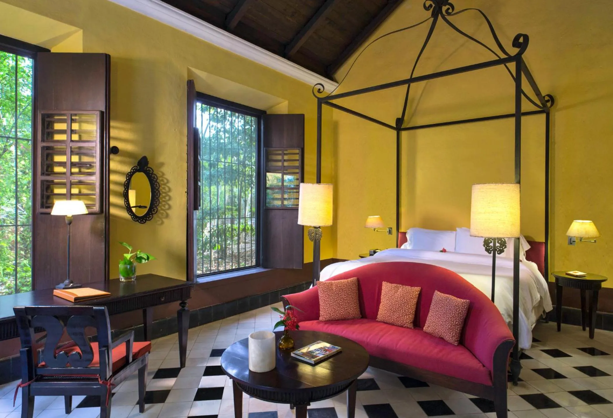 Photo of the whole room in Hacienda Uayamon