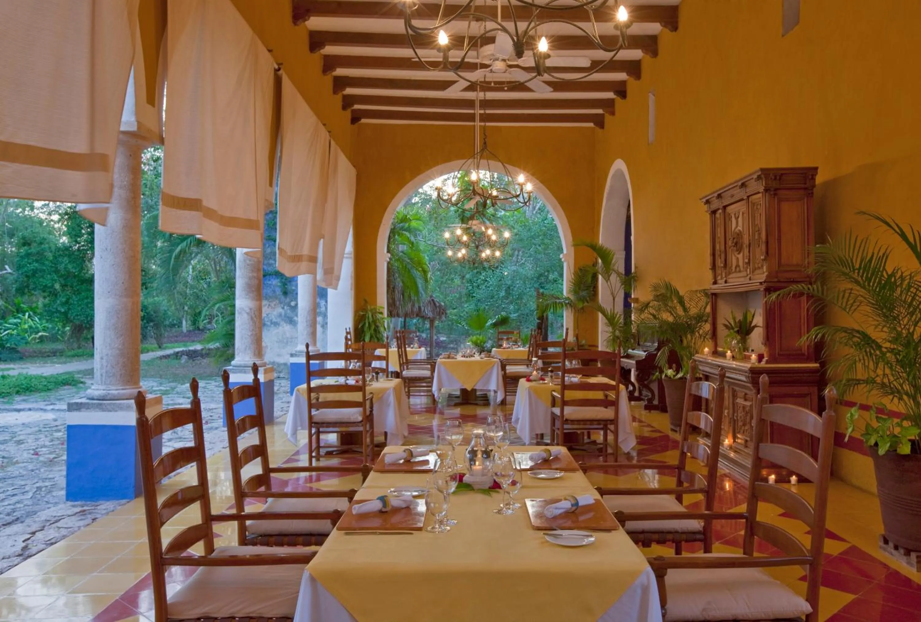 Restaurant/places to eat in Hacienda San Jose Cholul