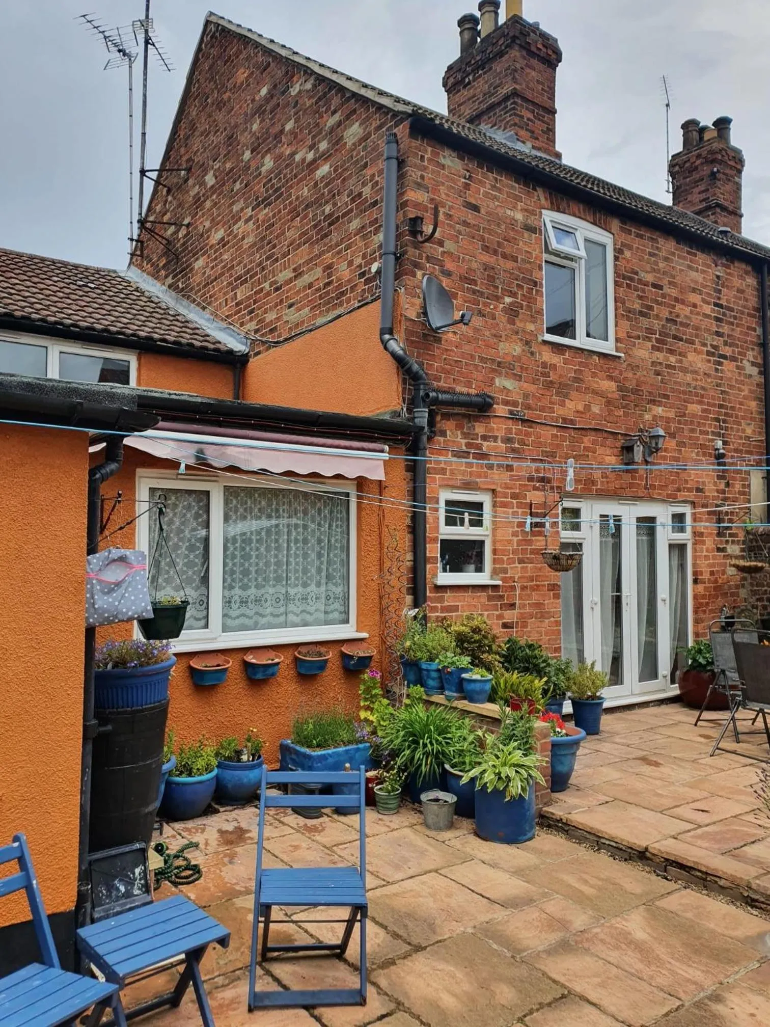 Riverside Guest House