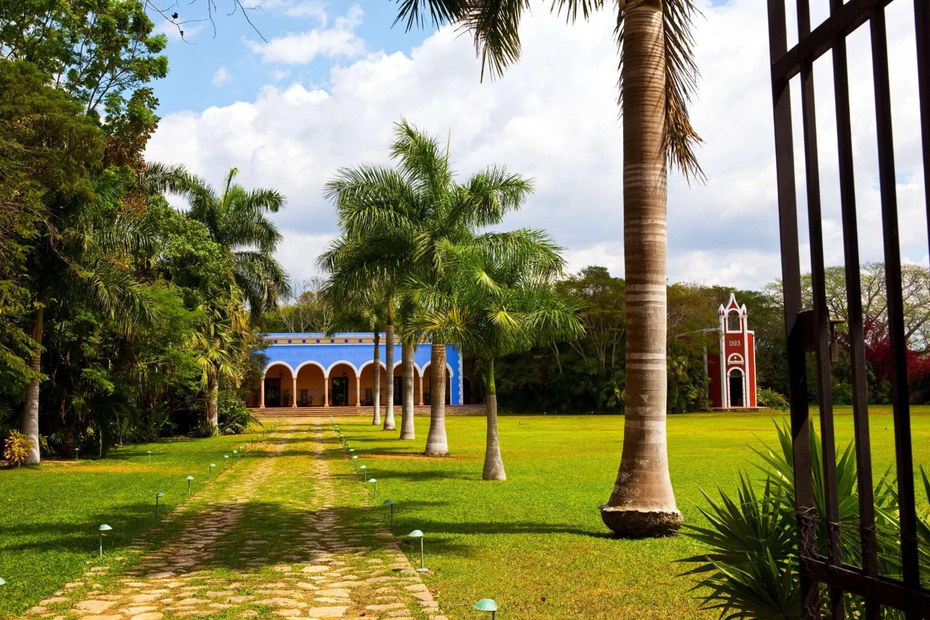 Property building in Hacienda Santa Rosa de Lima