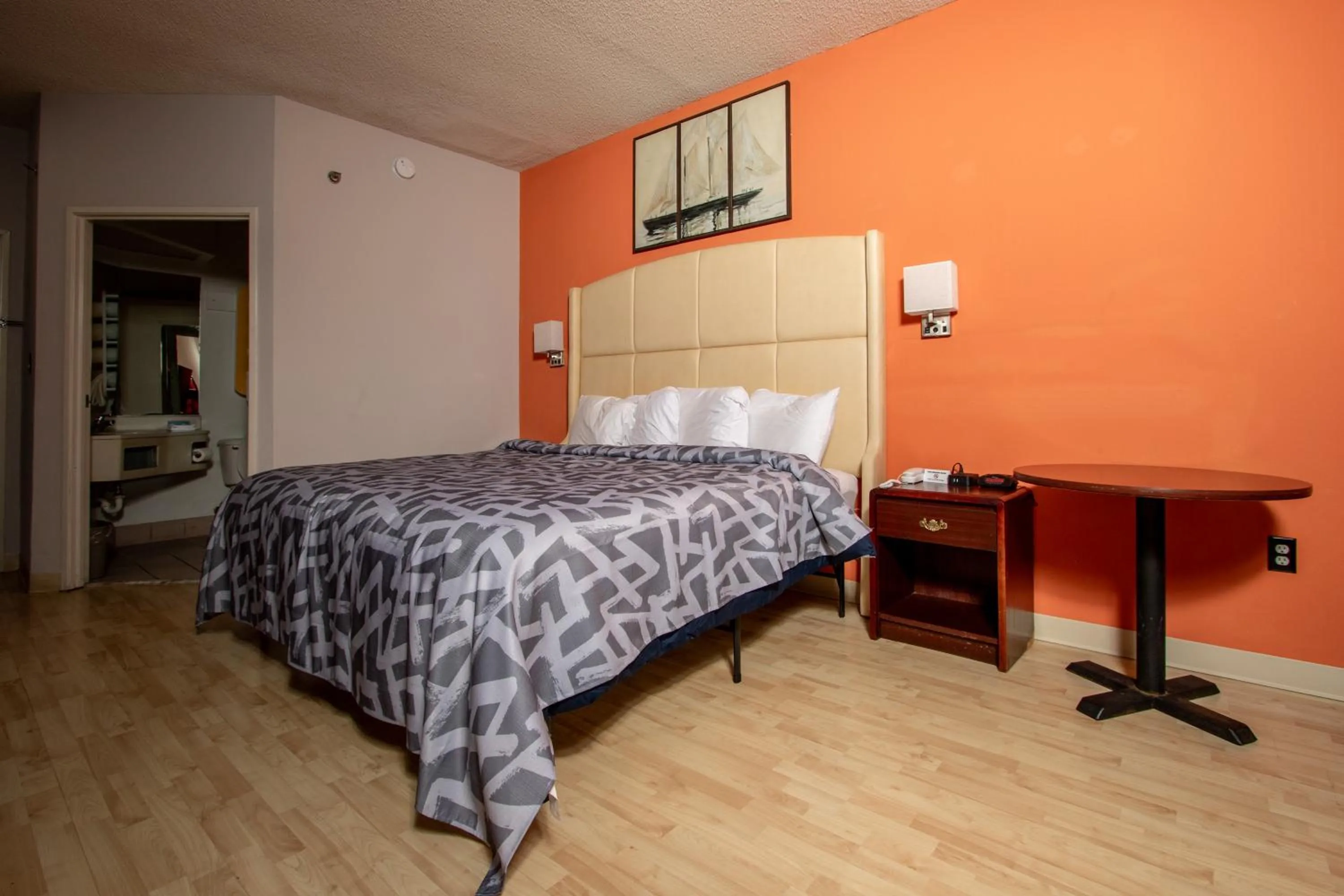 Bedroom, Bed in Motel 6-Harrisburg, PA - Hershey North