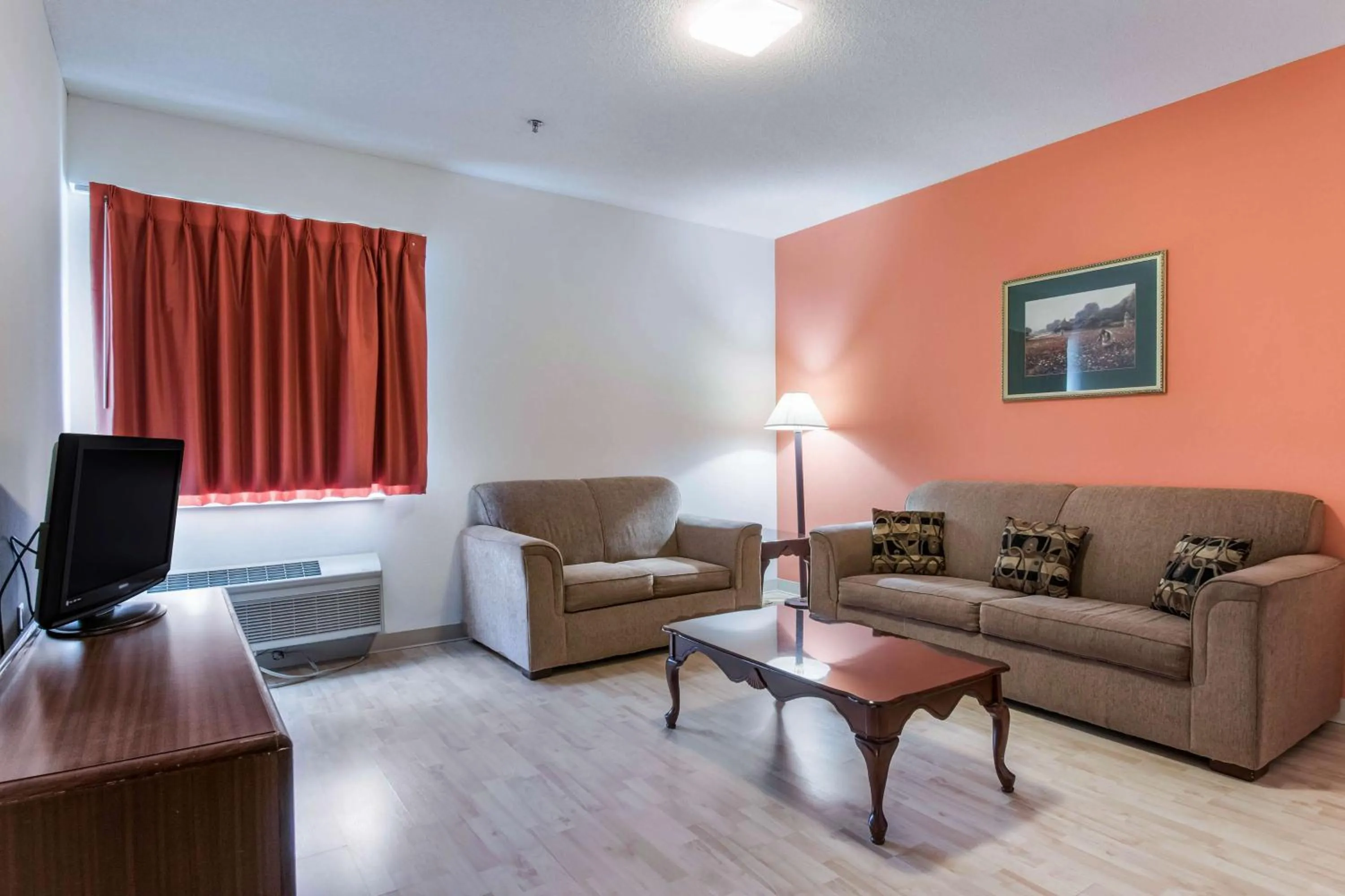 TV and multimedia in Motel 6-Harrisburg, PA - Hershey North