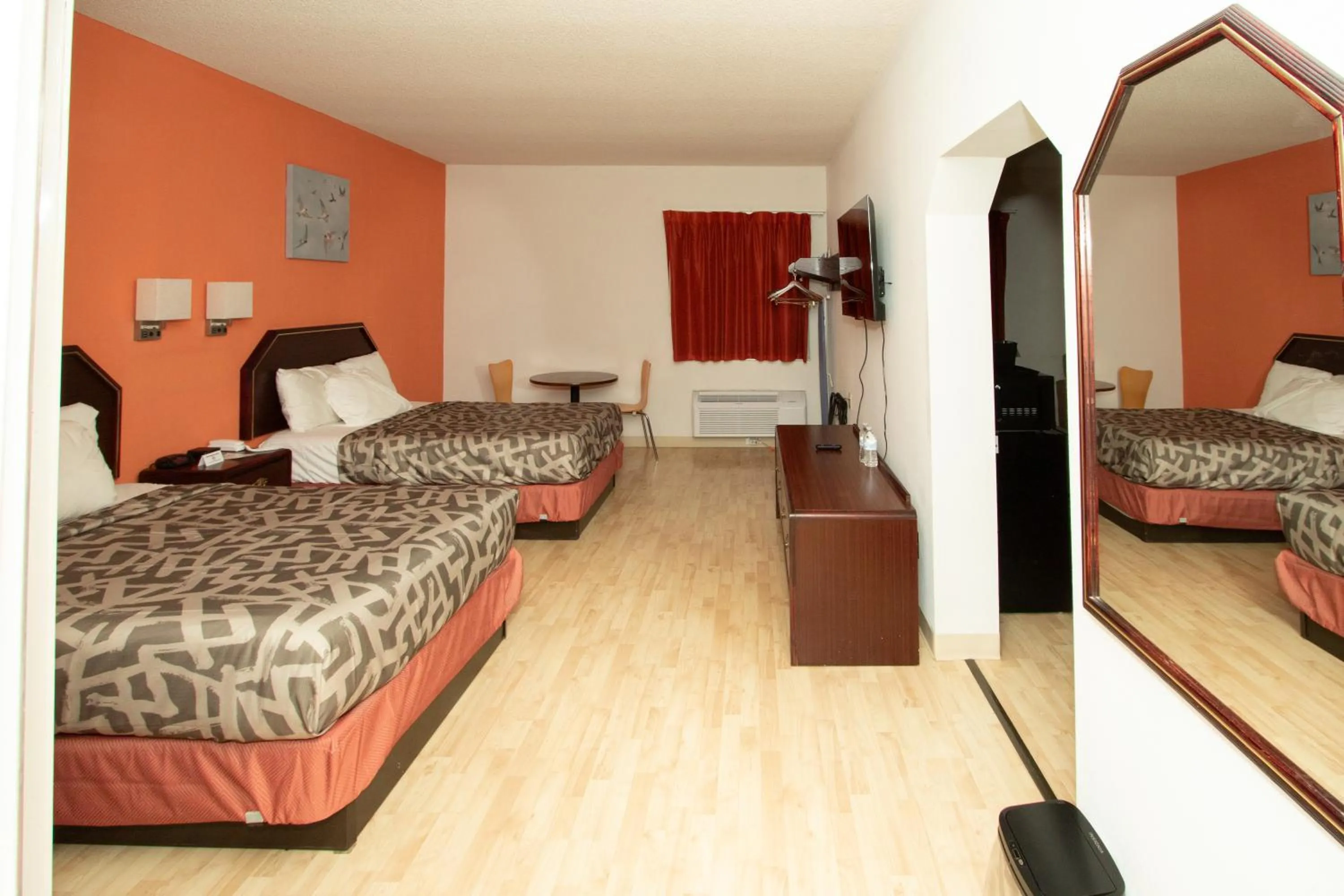 Bedroom, Bed in Motel 6-Harrisburg, PA - Hershey North