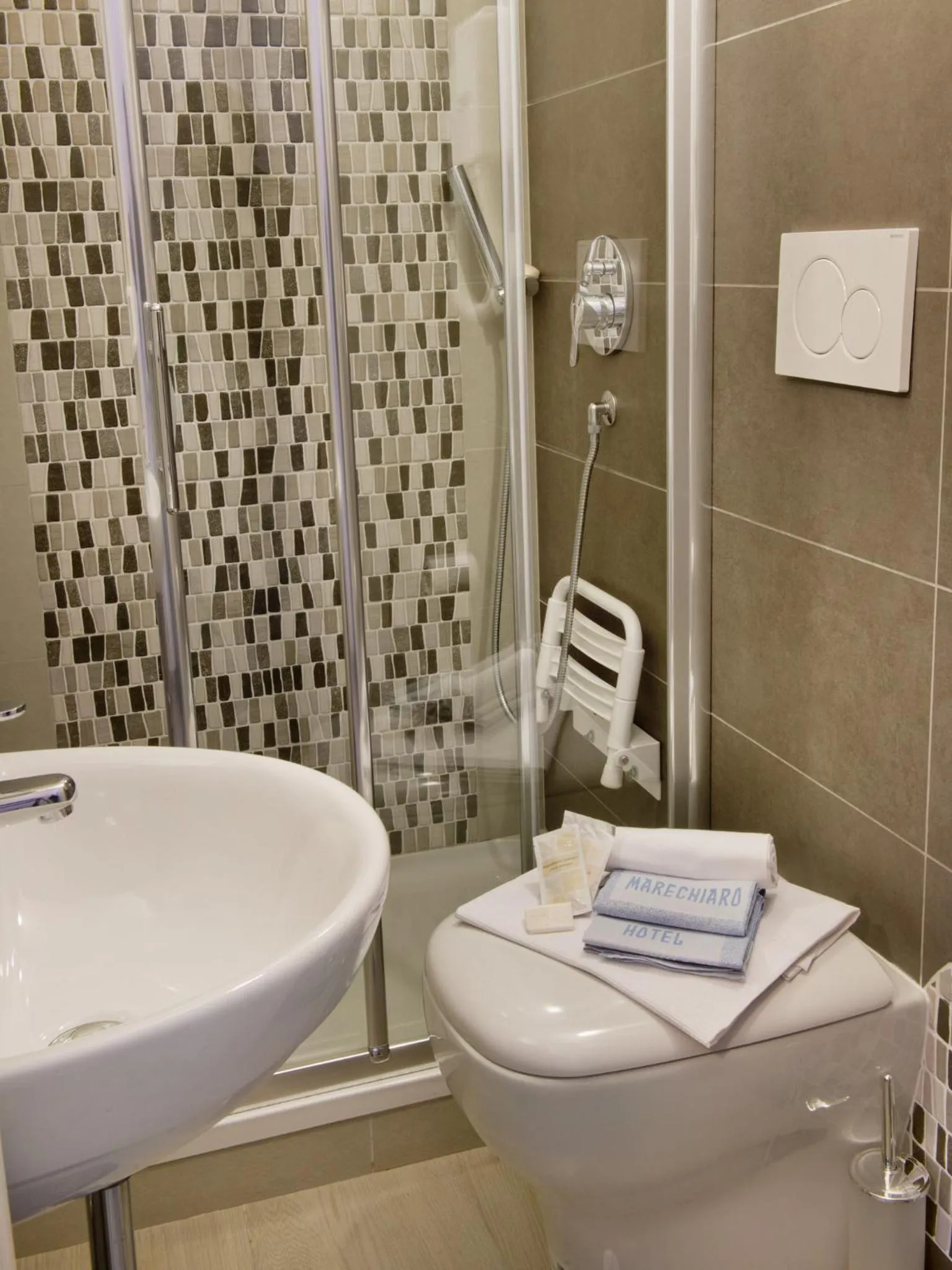 Bathroom in Albergo Marechiaro