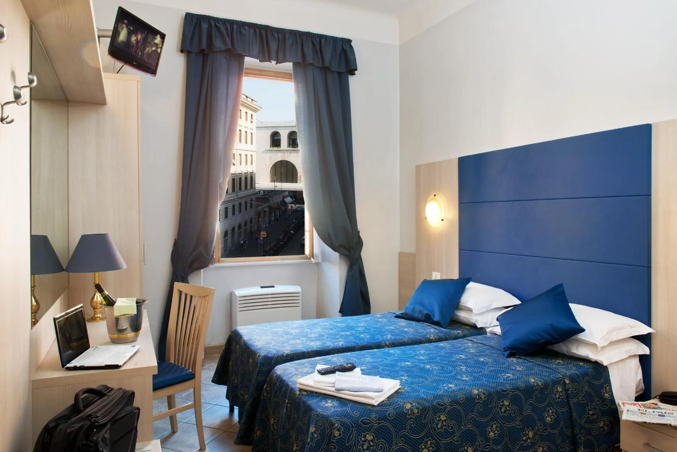 Photo of the whole room, Bed in Albergo Marechiaro