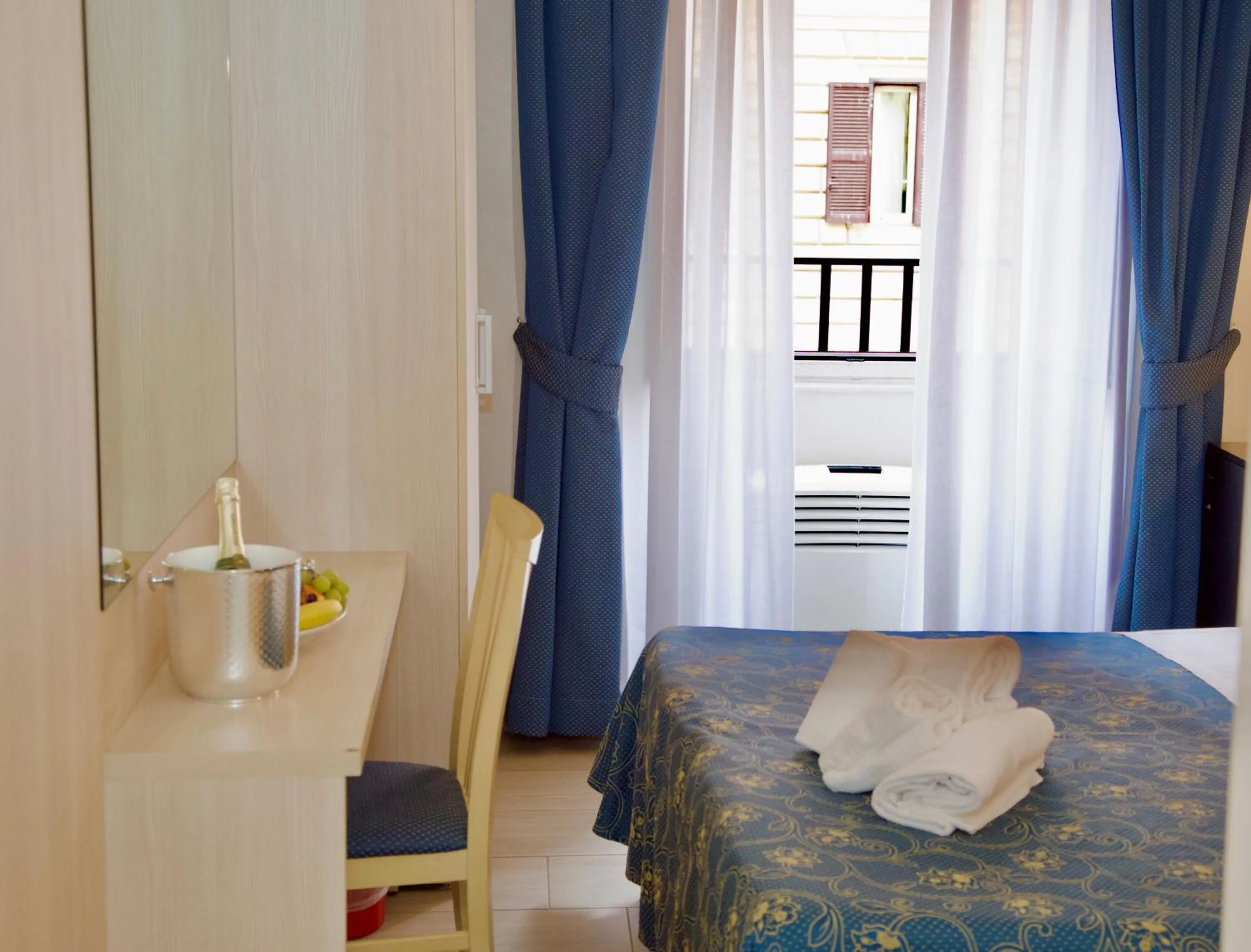 Bed in Albergo Marechiaro