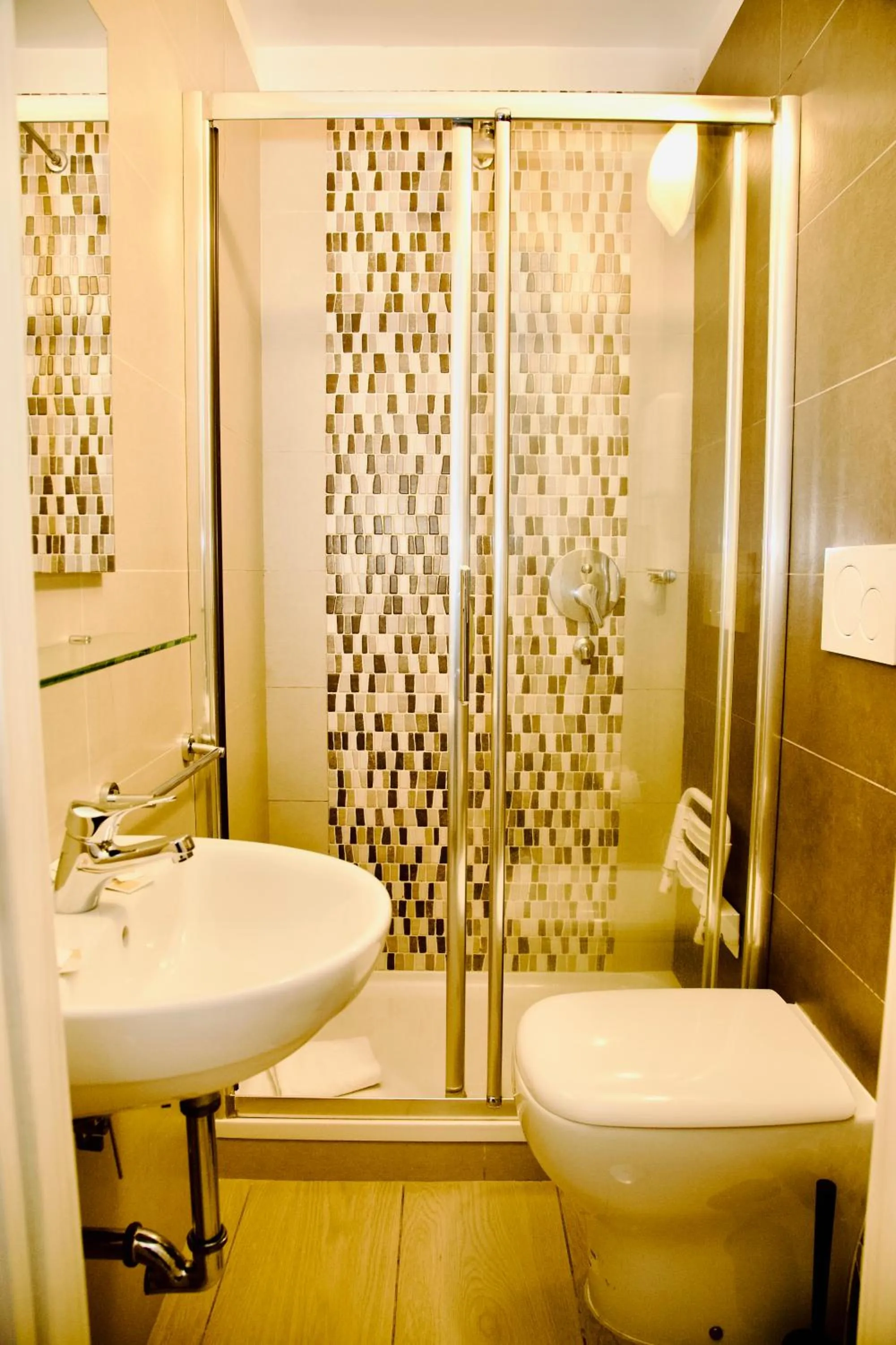 Bathroom in Albergo Marechiaro