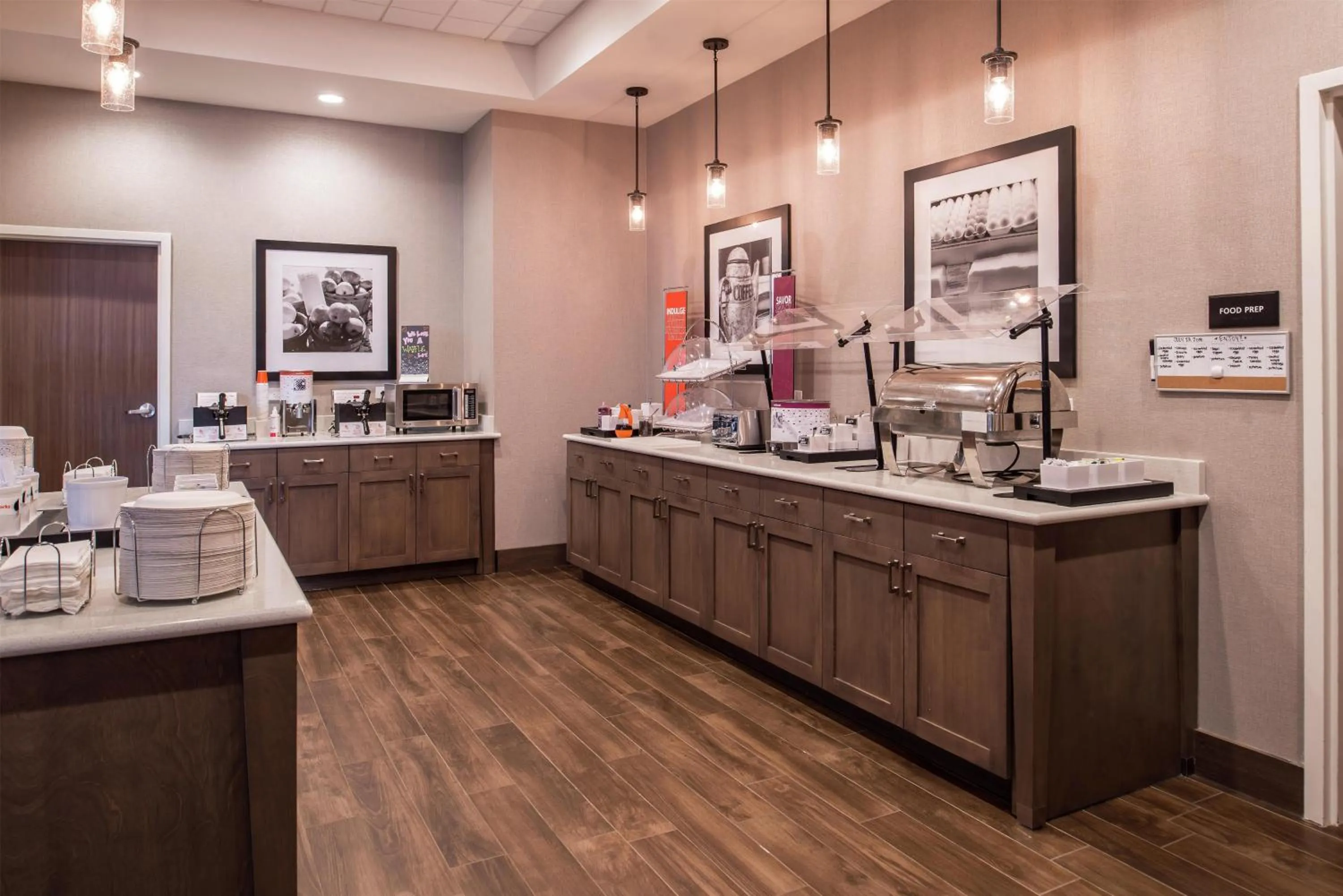 Dining area in Hampton Inn Benson
