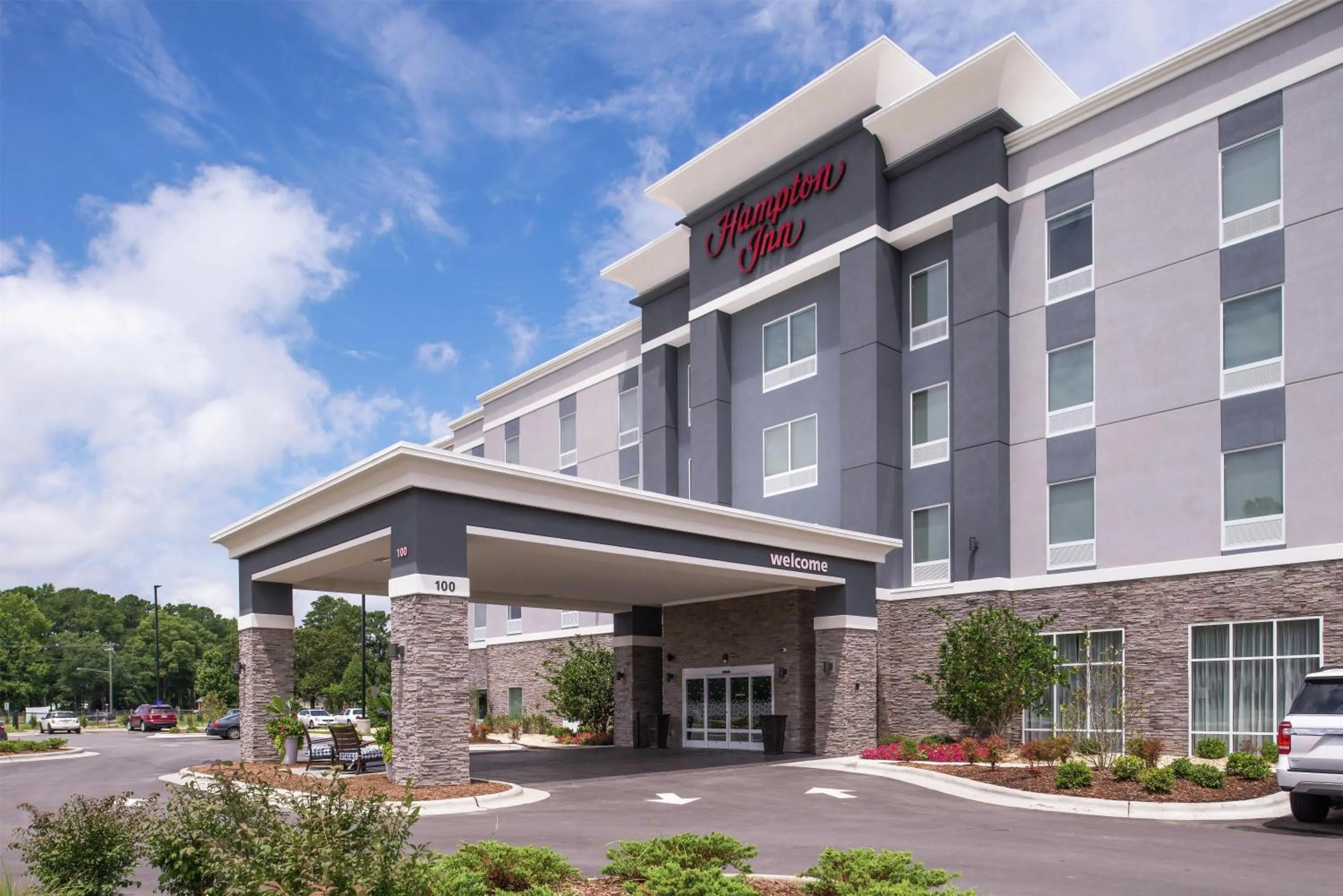 Property building in Hampton Inn Benson
