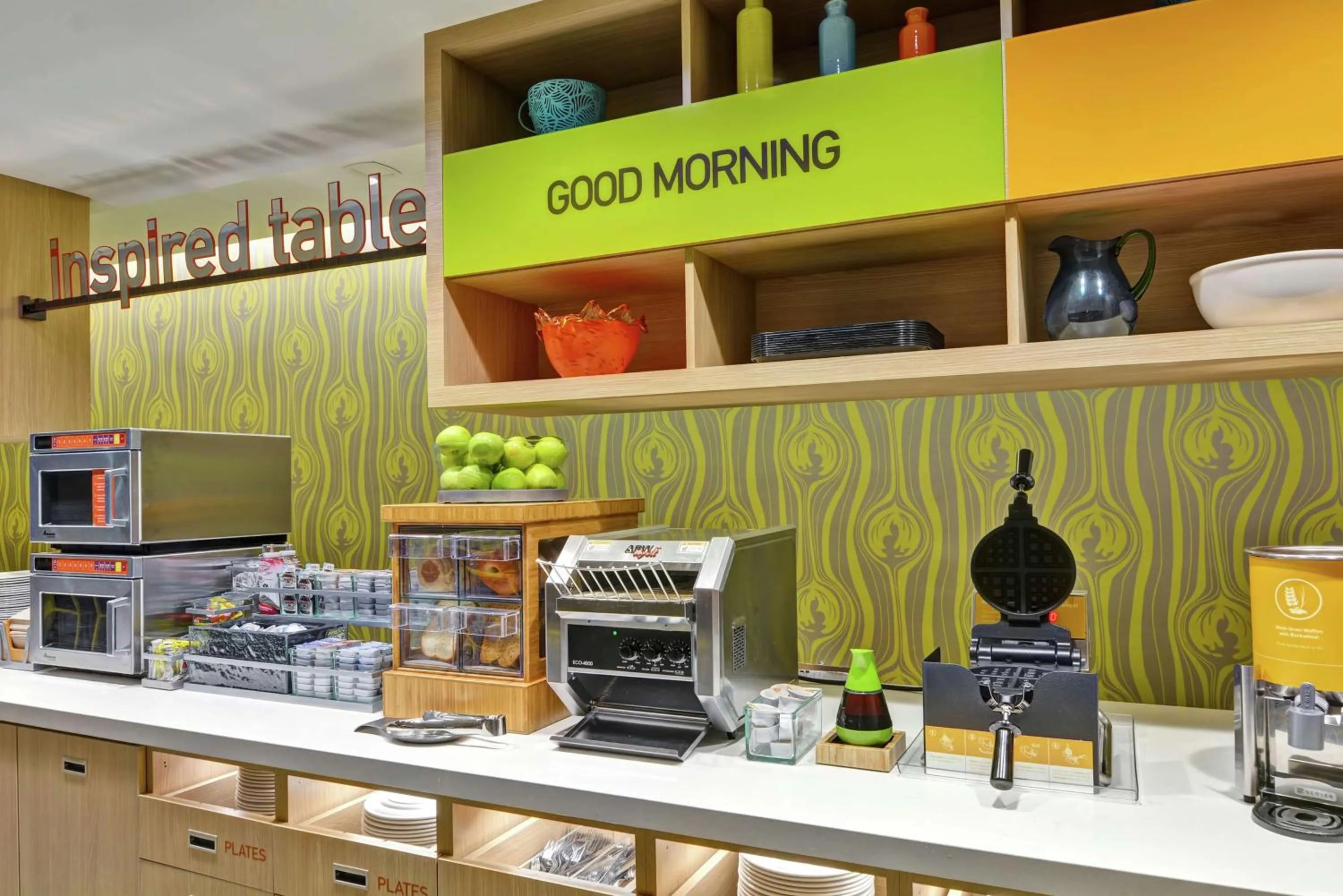 Dining area in Home2 Suites by Hilton Rochester Mayo Clinic Area