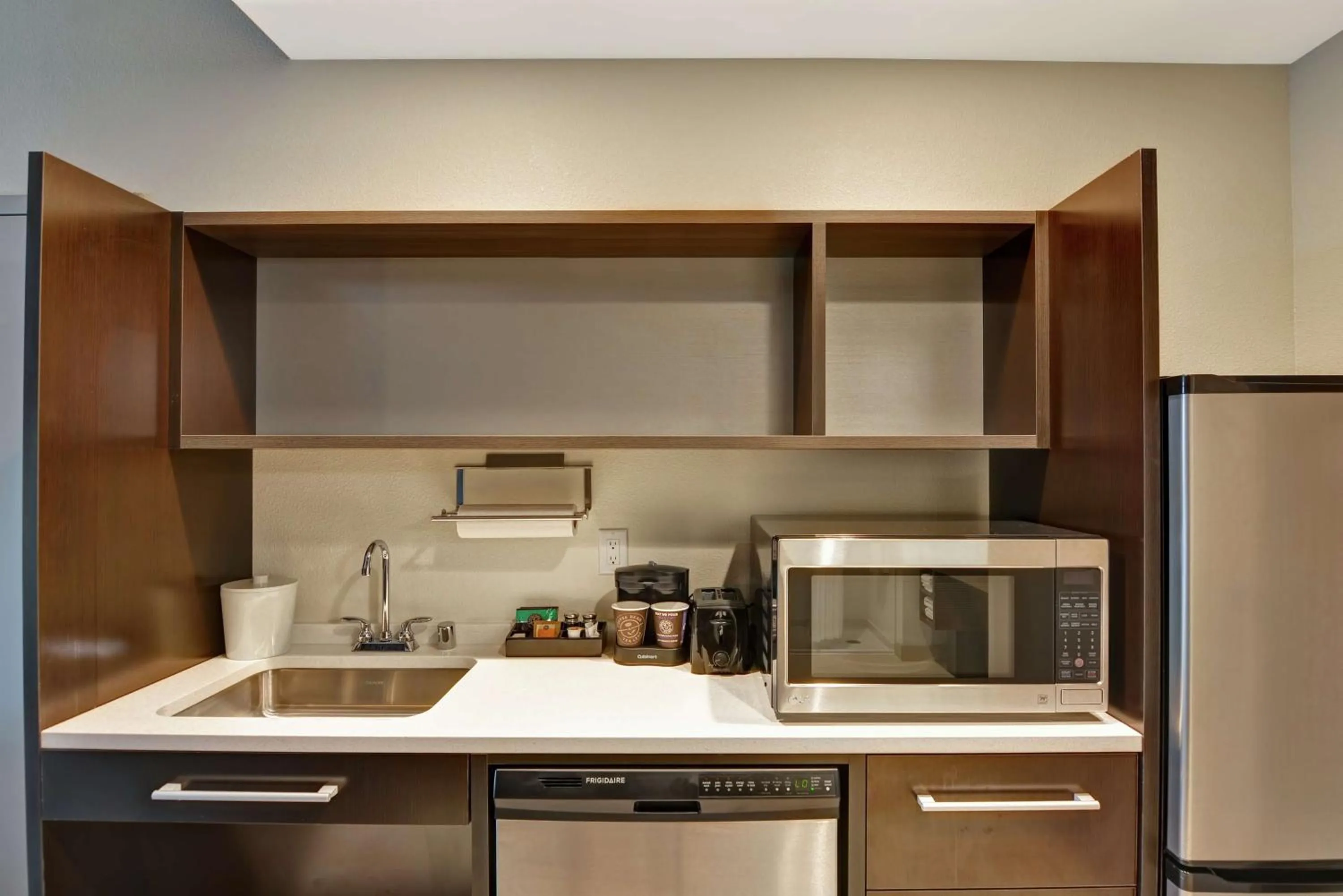 Kitchen or kitchenette in Home2 Suites by Hilton Rochester Mayo Clinic Area
