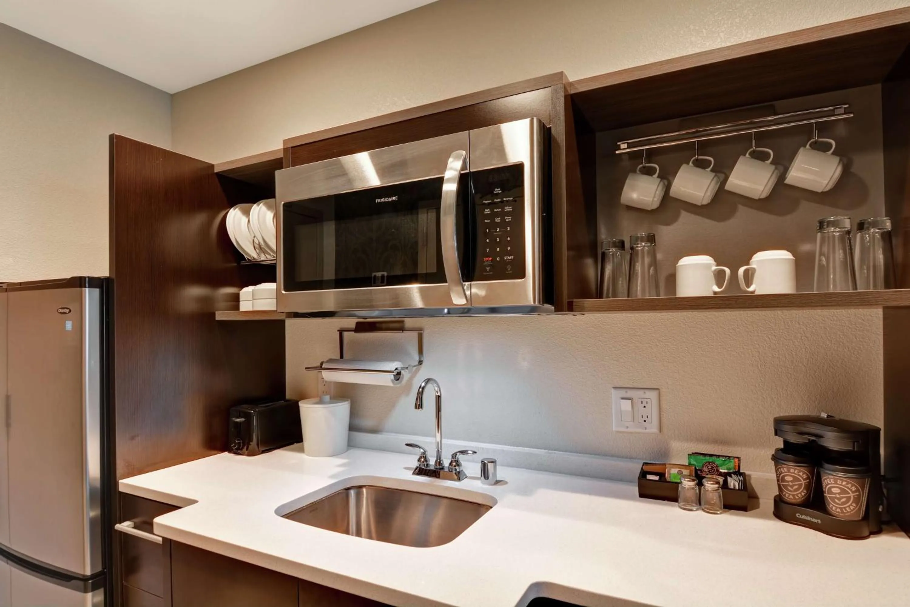 Kitchen or kitchenette in Home2 Suites by Hilton Rochester Mayo Clinic Area
