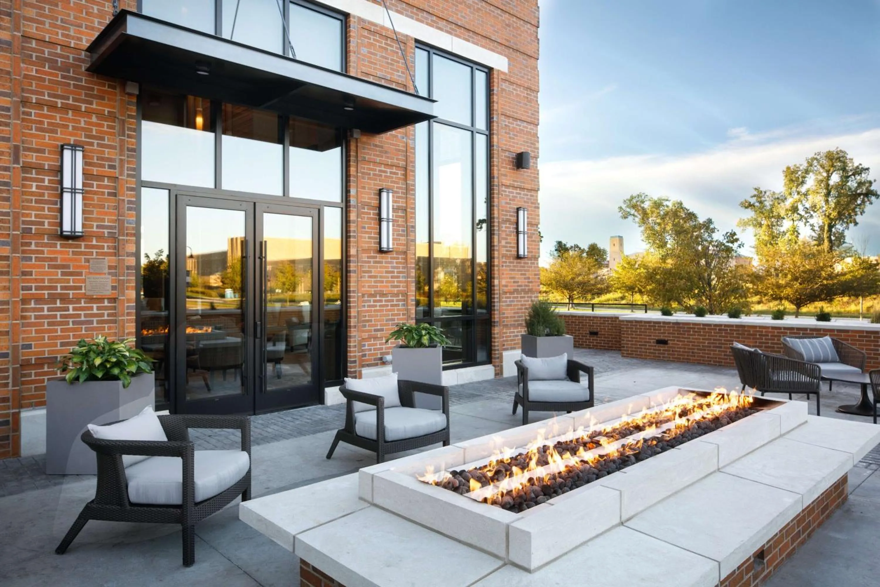 Restaurant/places to eat in Embassy Suites by Hilton South Bend