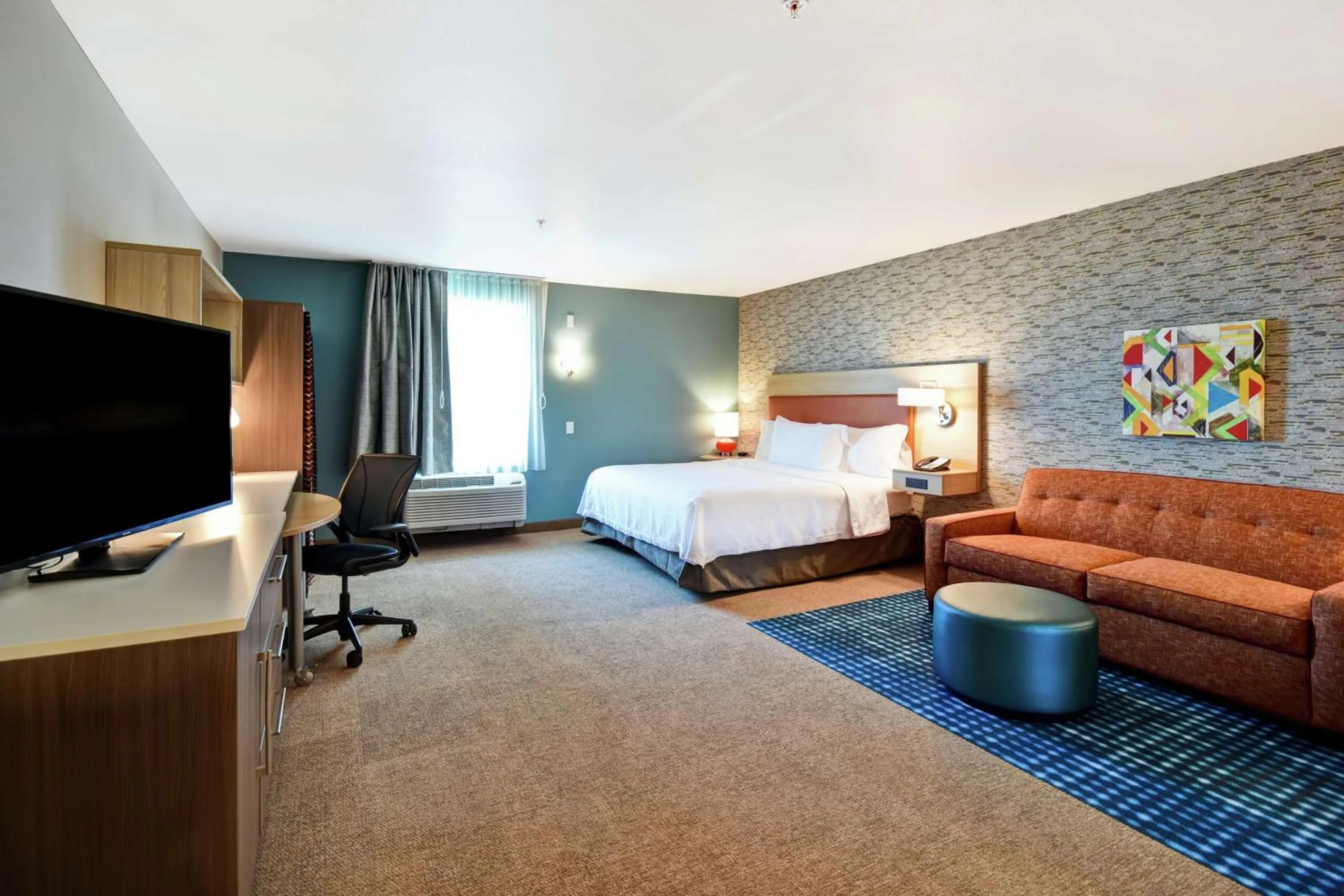 Bedroom, Bed in Home2 Suites by Hilton Victorville