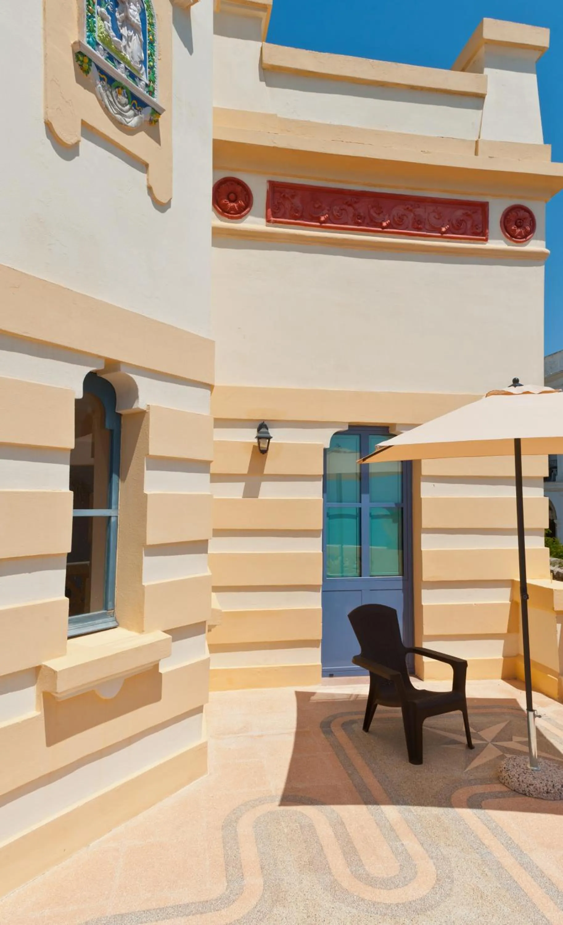 Superior Triple Room with Sea View in Villa Raffaella