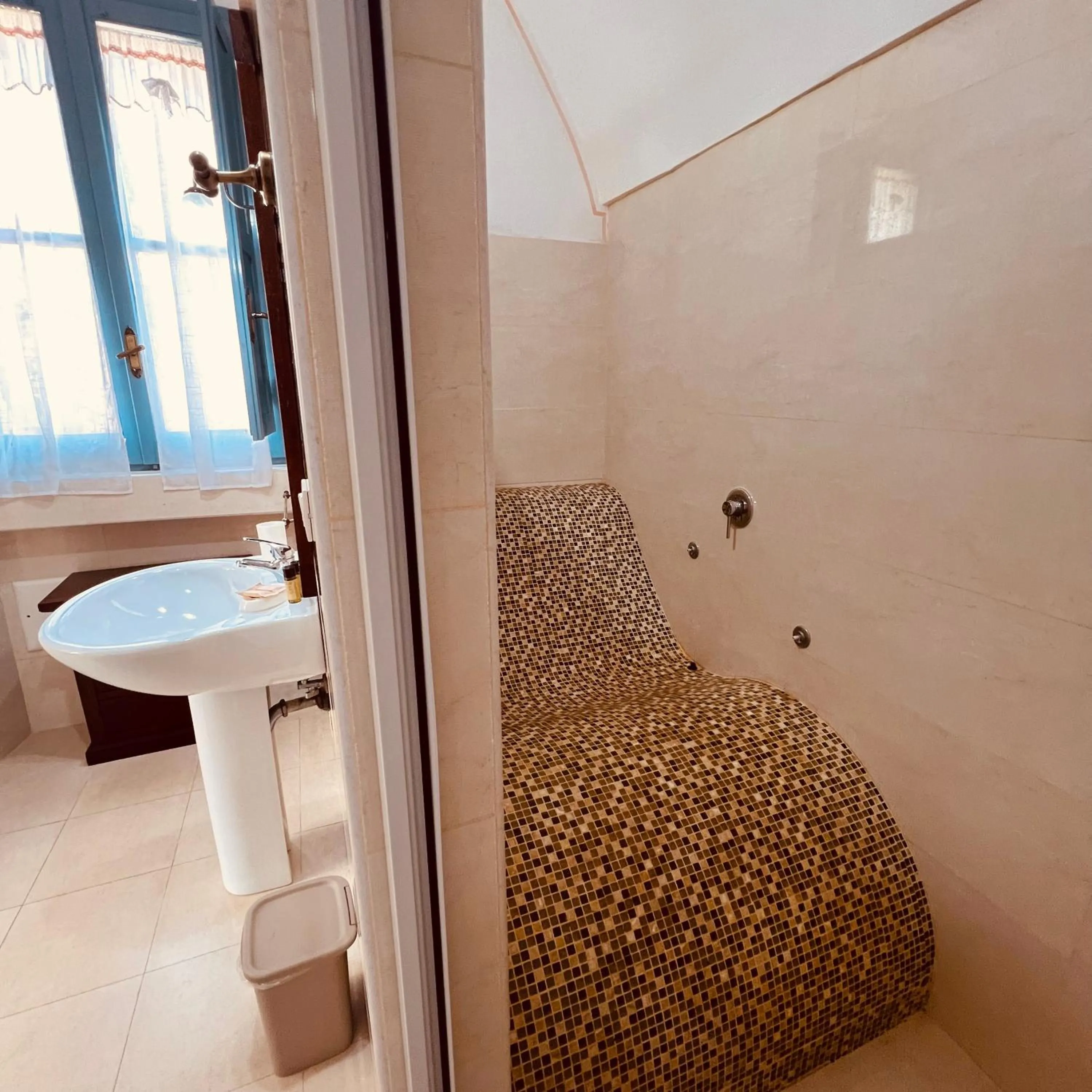 Shower in Villa Raffaella