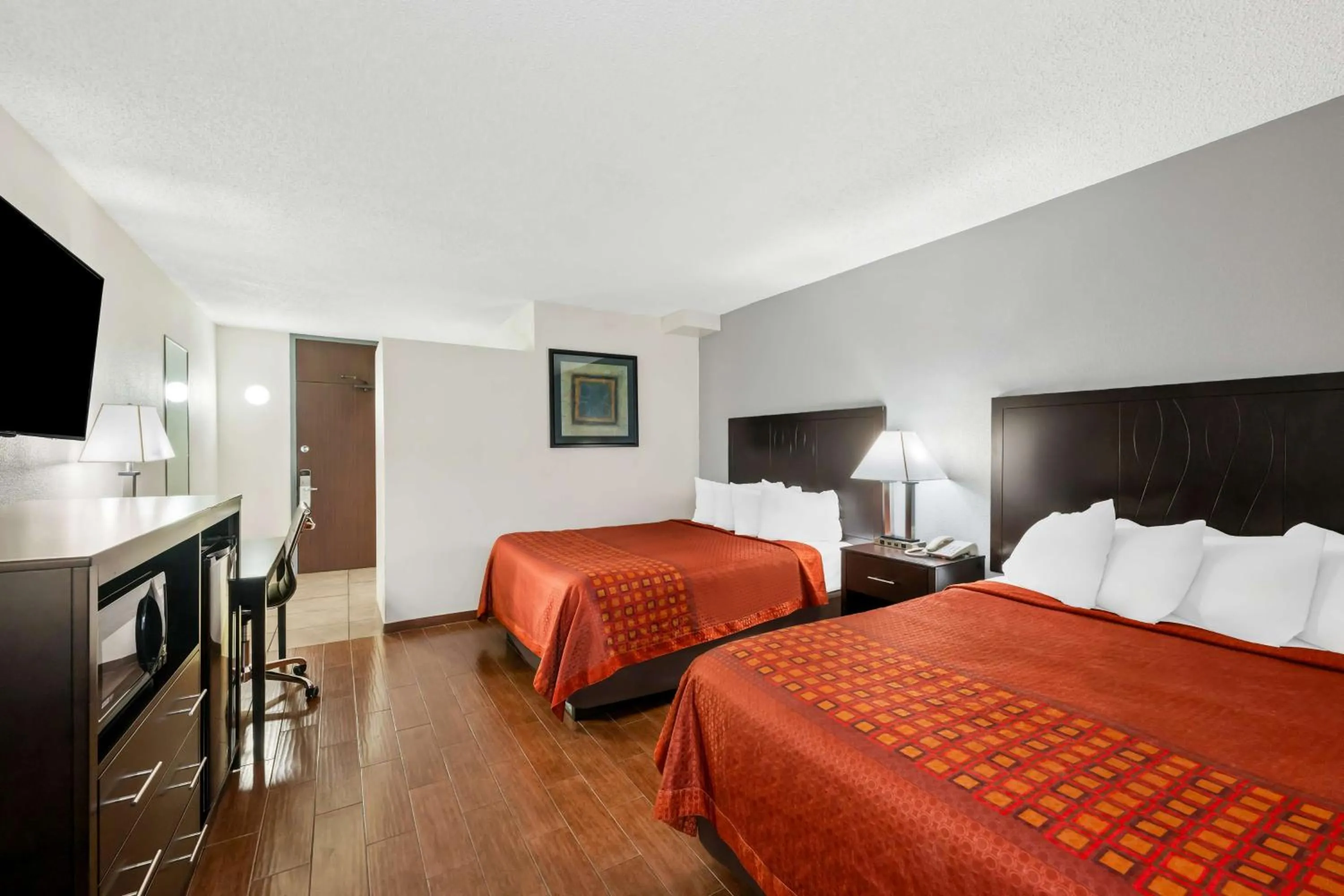 Bedroom, Bed in SureStay Plus Hotel by Best Western Lubbock Medical Center