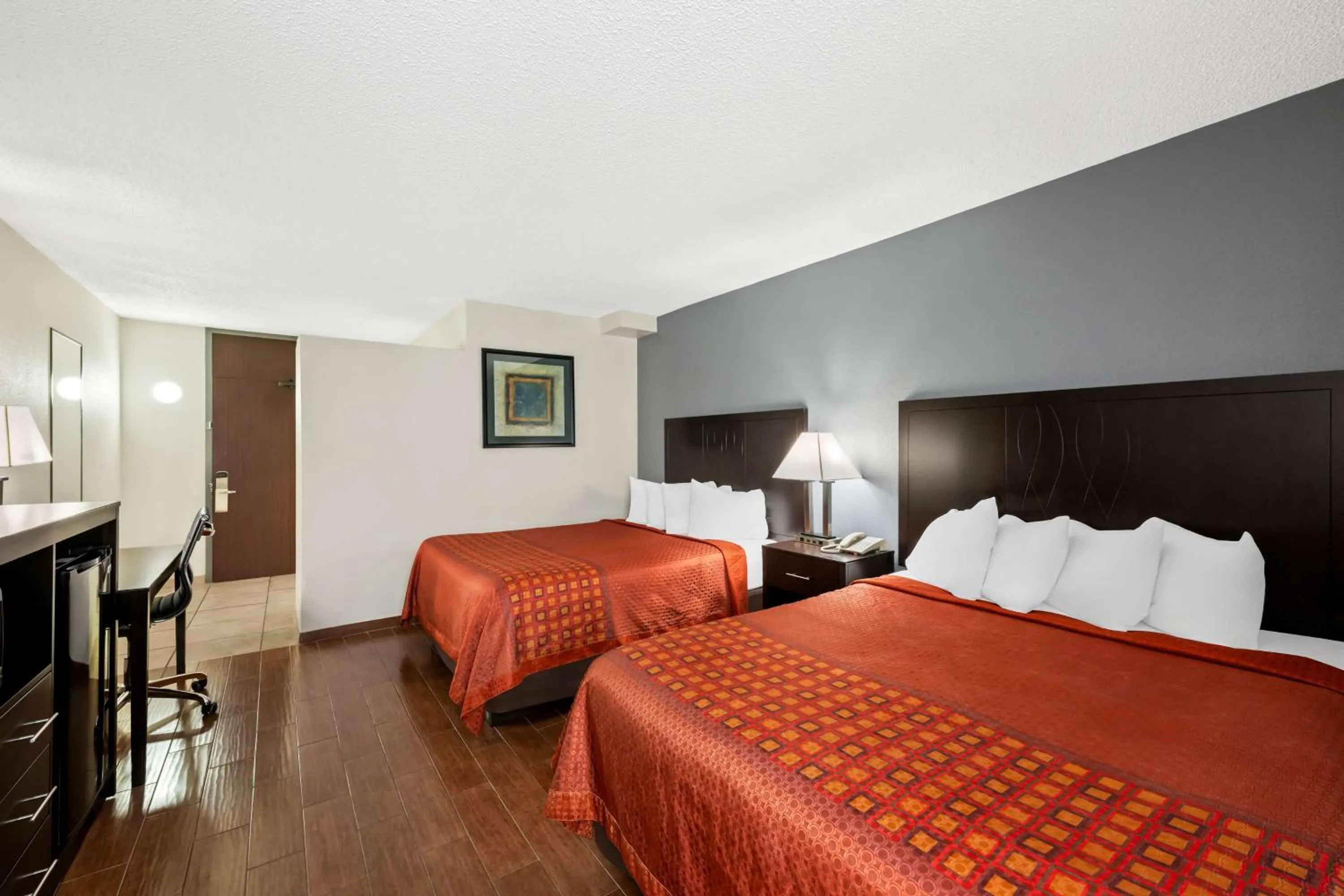 Bedroom, Bed in SureStay Plus Hotel by Best Western Lubbock Medical Center