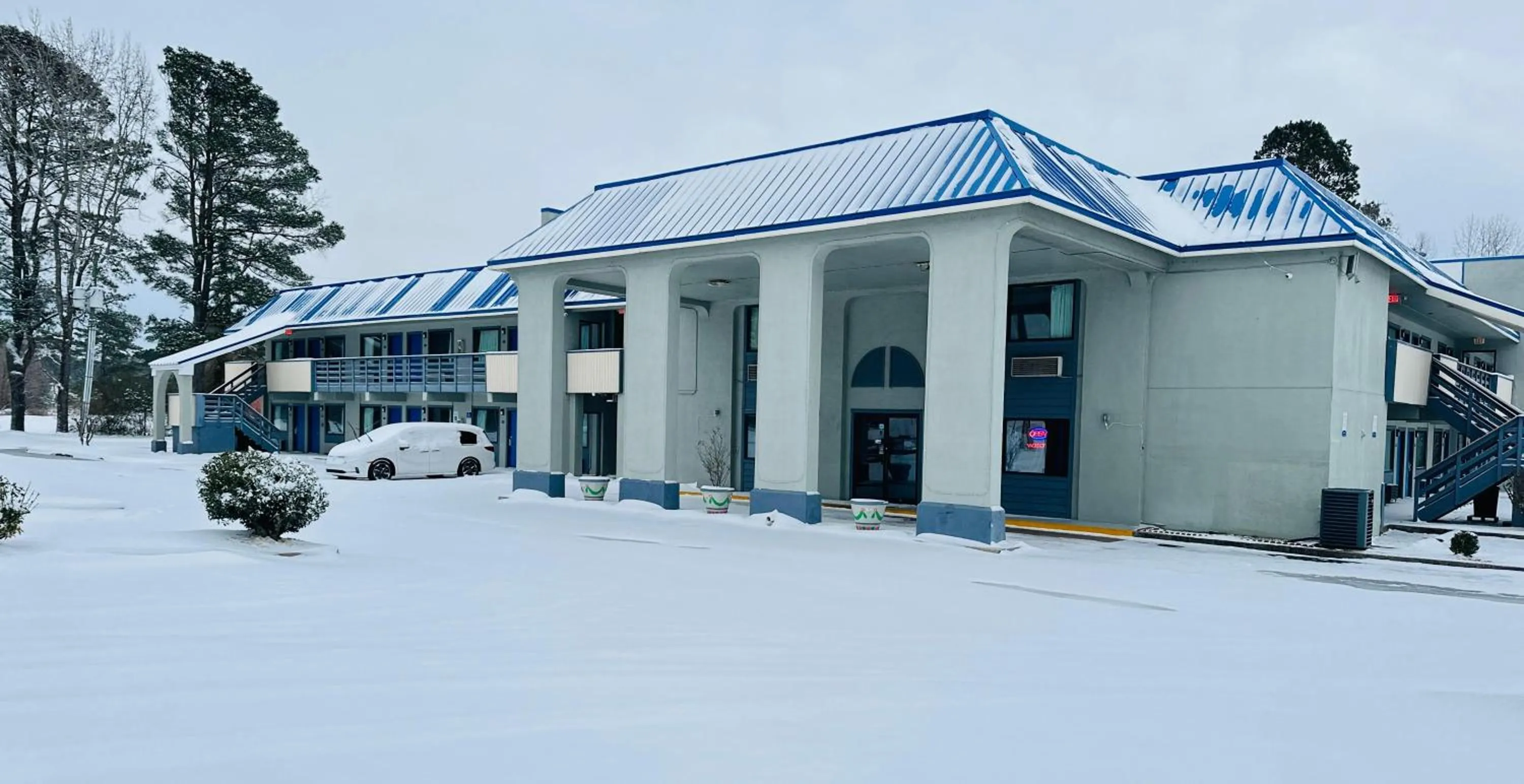 Property building in Rodeway Inn & Suites Plymouth Hwy 64