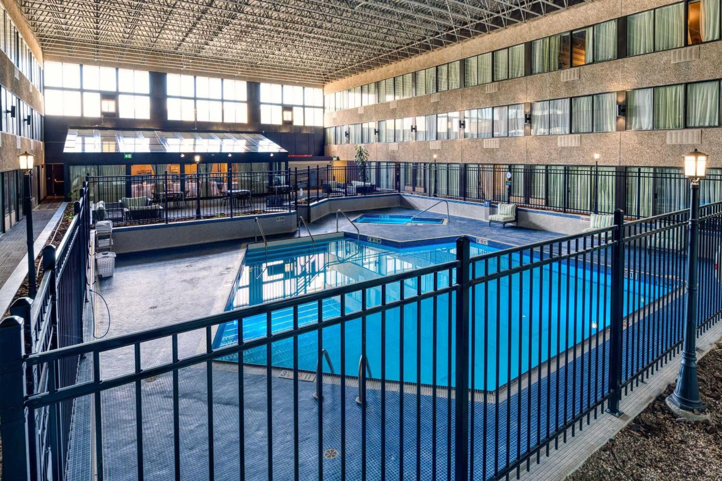 Swimming pool in Sandman Hotel Penticton