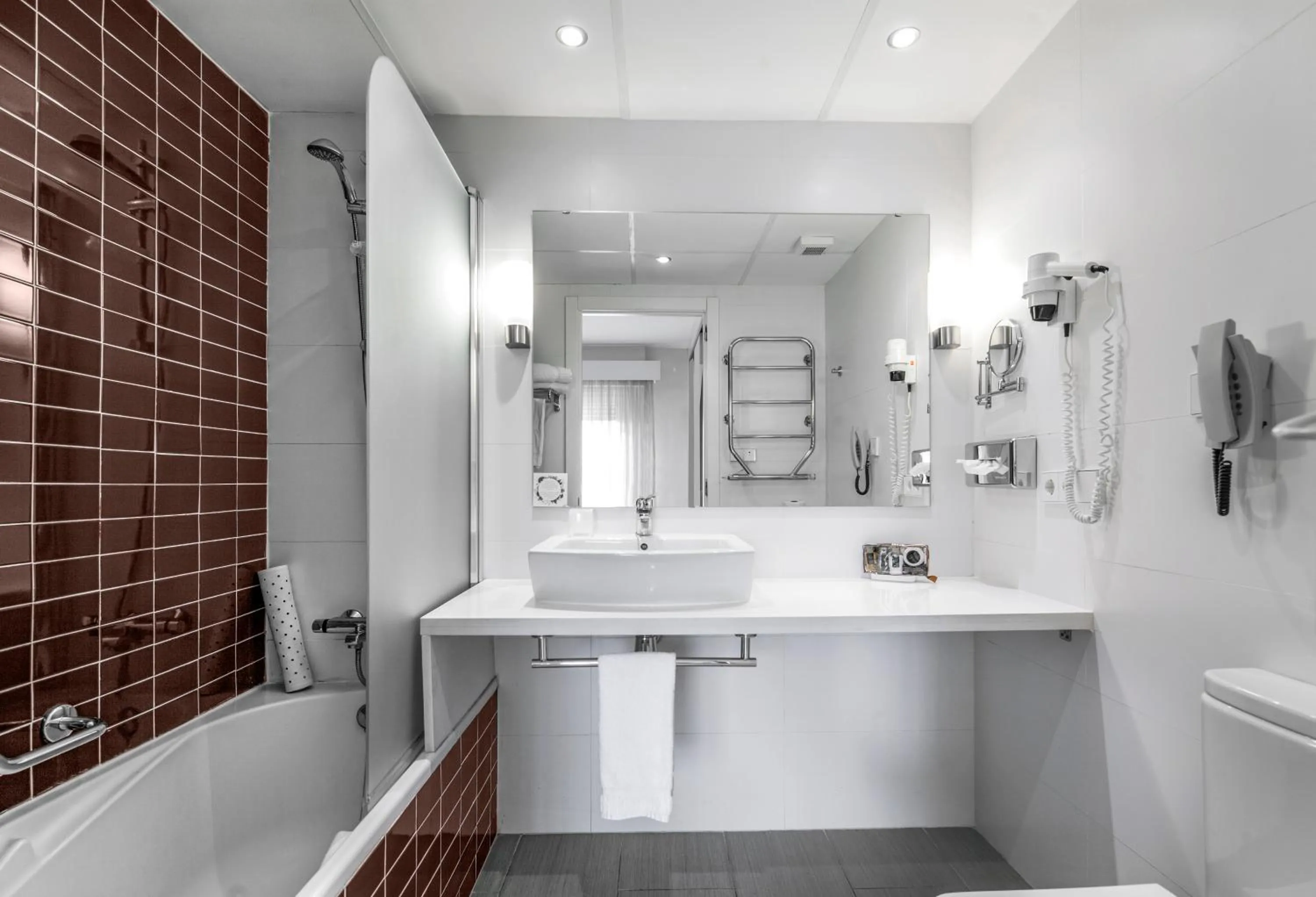 Toilet in Ona Garden Lago