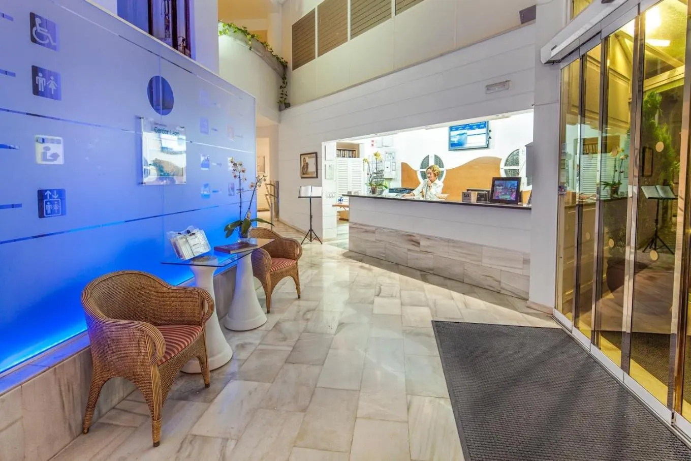 Lobby or reception in Ona Garden Lago