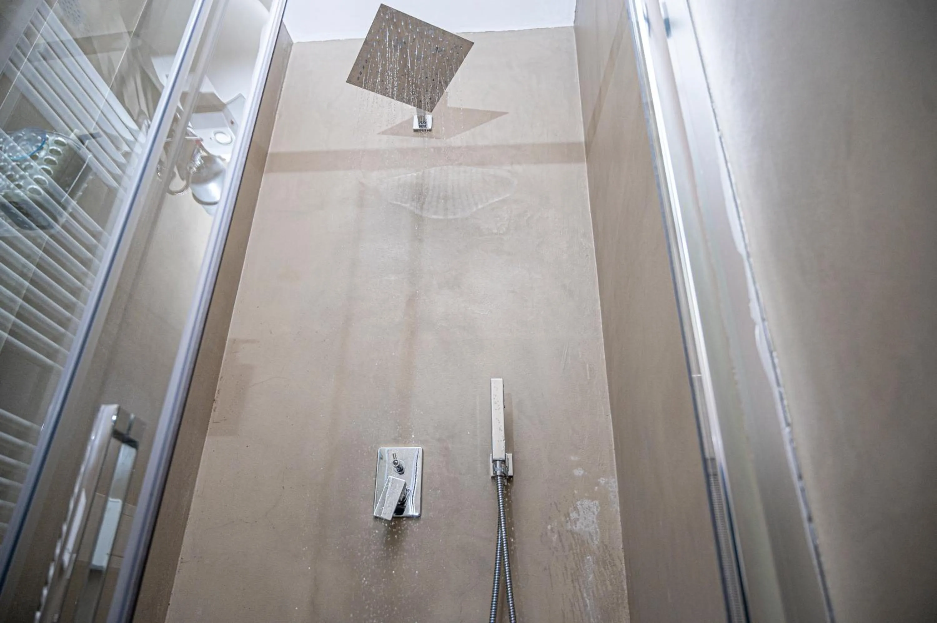 Shower in Palazzo Scotto - Widespread Collection