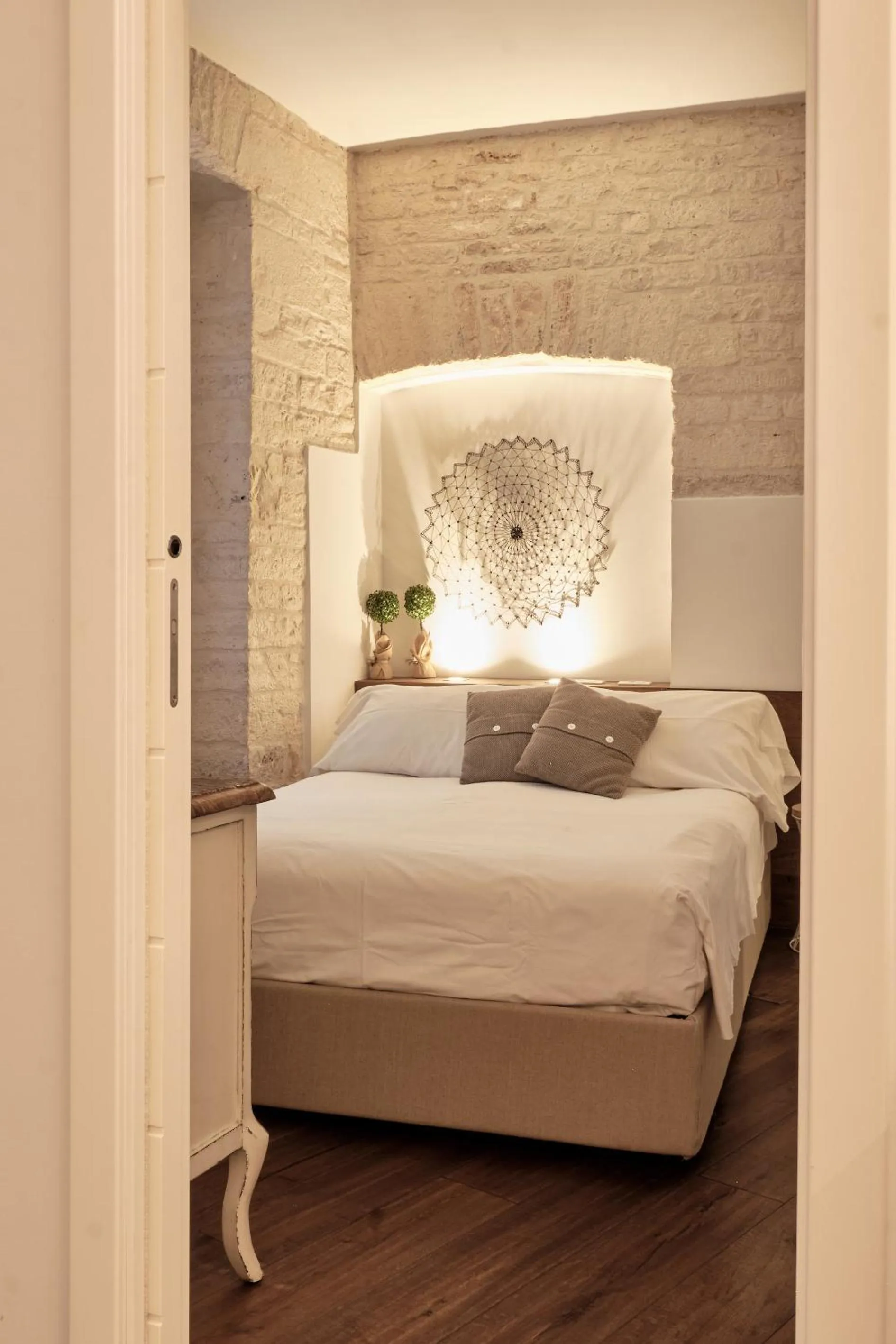 Bed in Palazzo Scotto - Widespread Collection