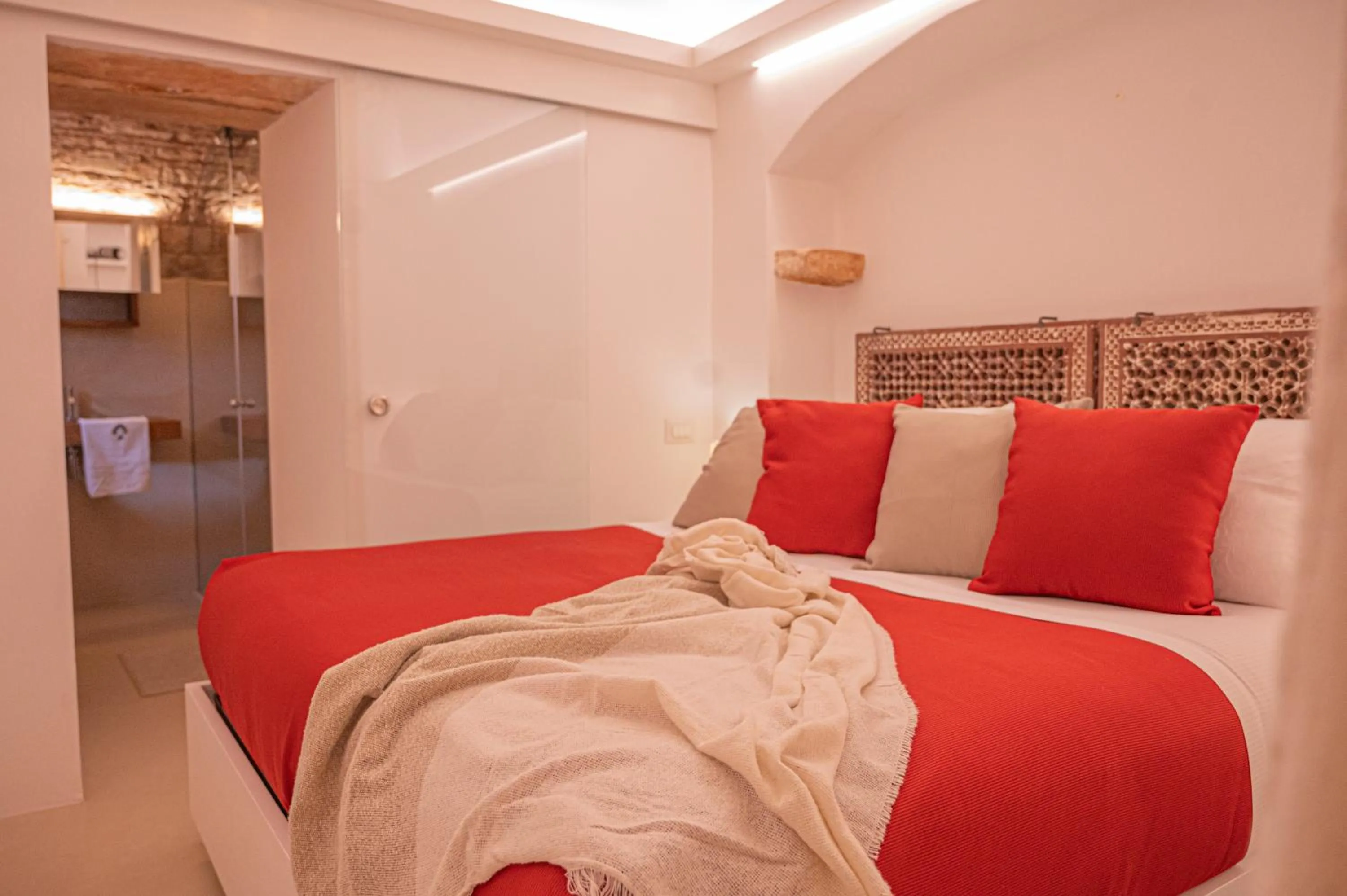 Bed in Palazzo Scotto - Widespread Collection