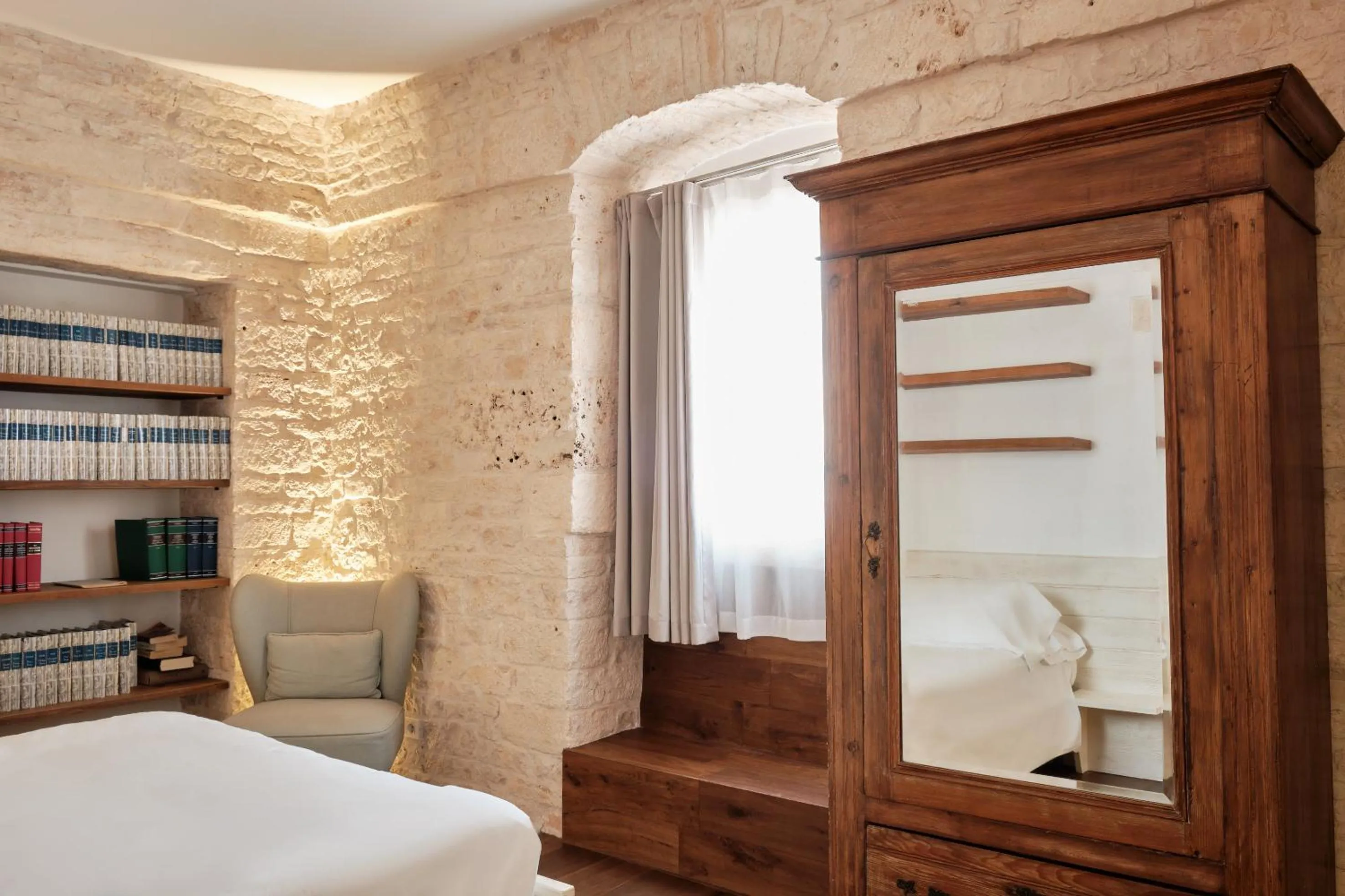 Bed in Palazzo Scotto - Widespread Collection