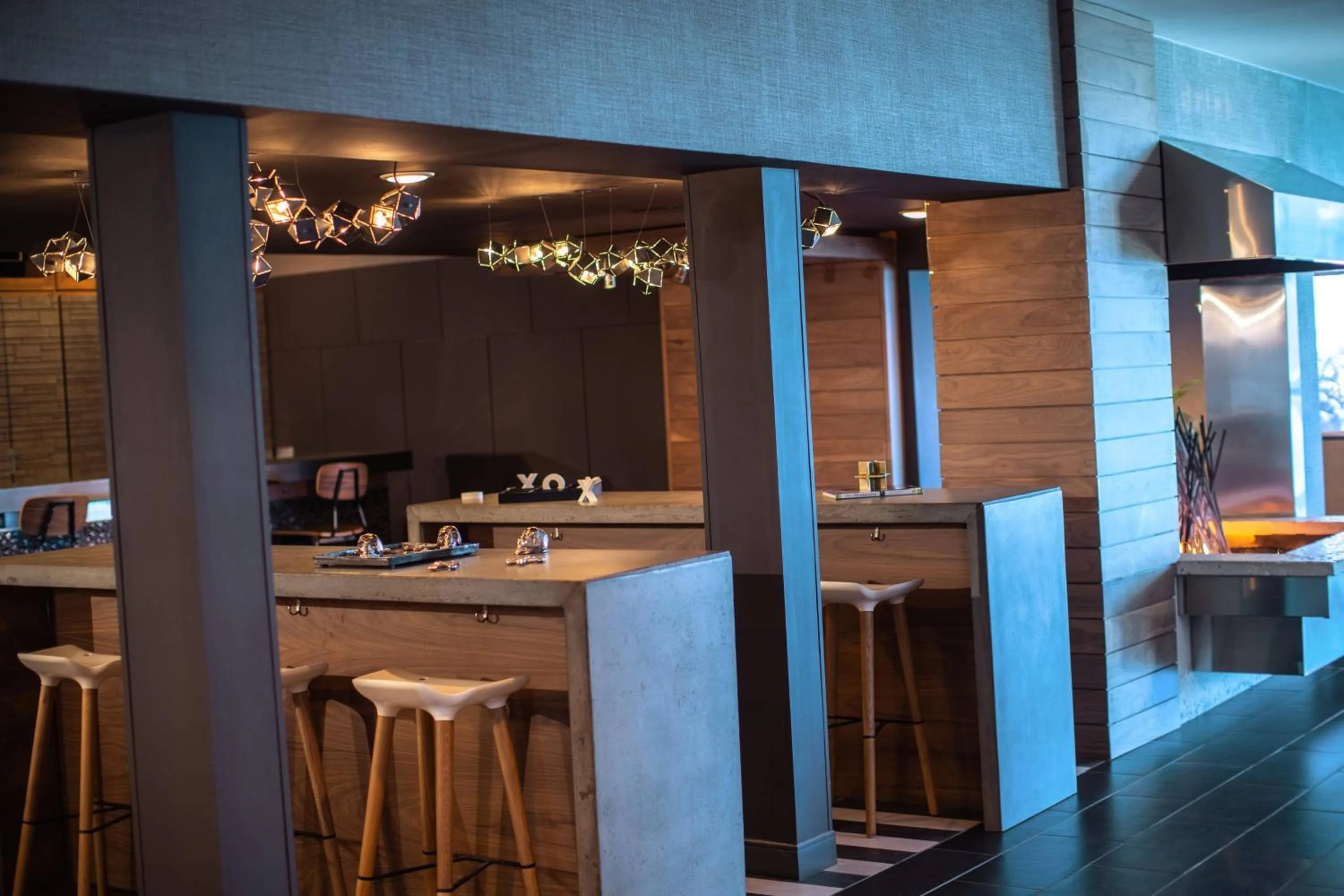 Lounge or bar in Renaissance Minneapolis Bloomington Hotel