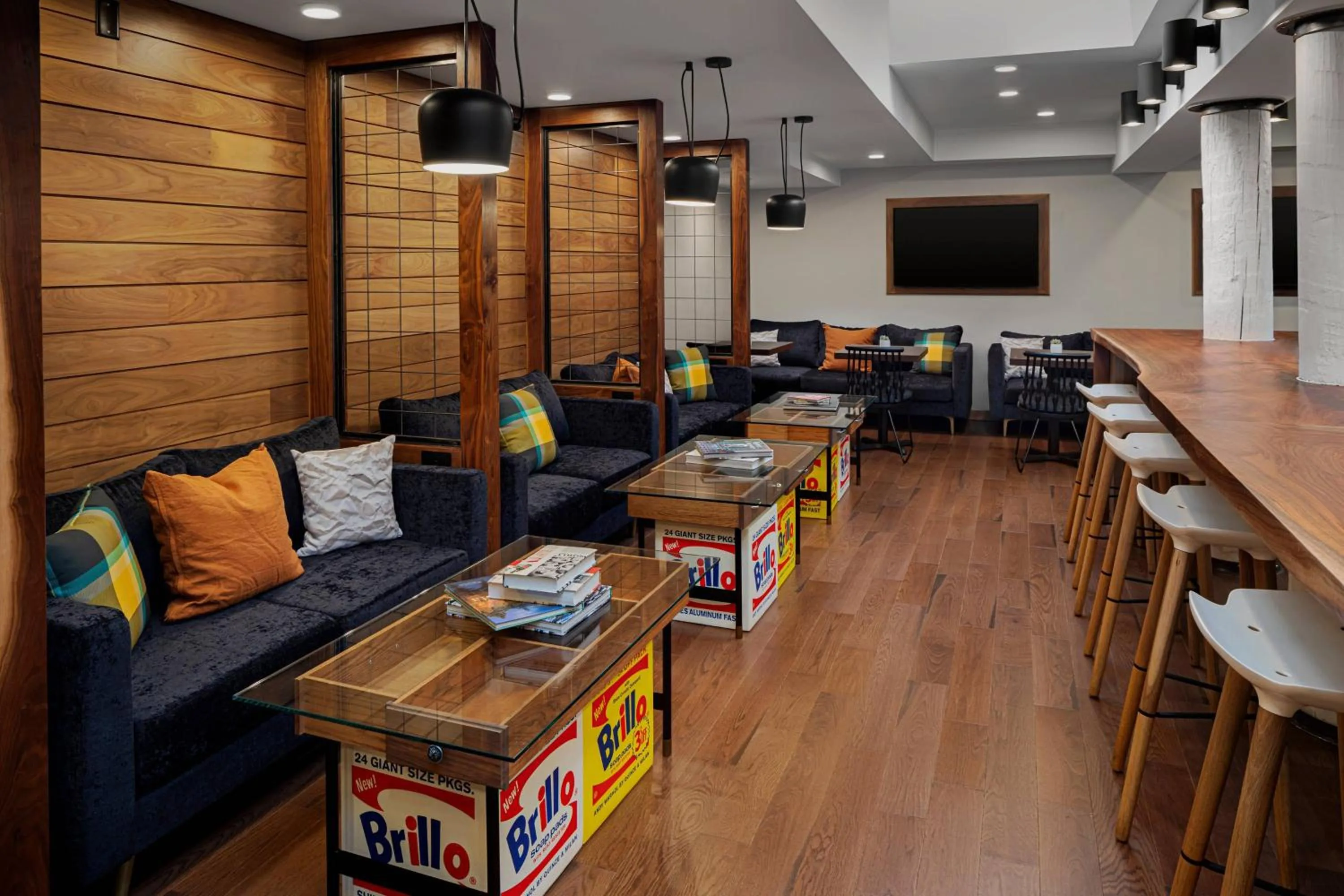 Lounge or bar in Renaissance Minneapolis Bloomington Hotel