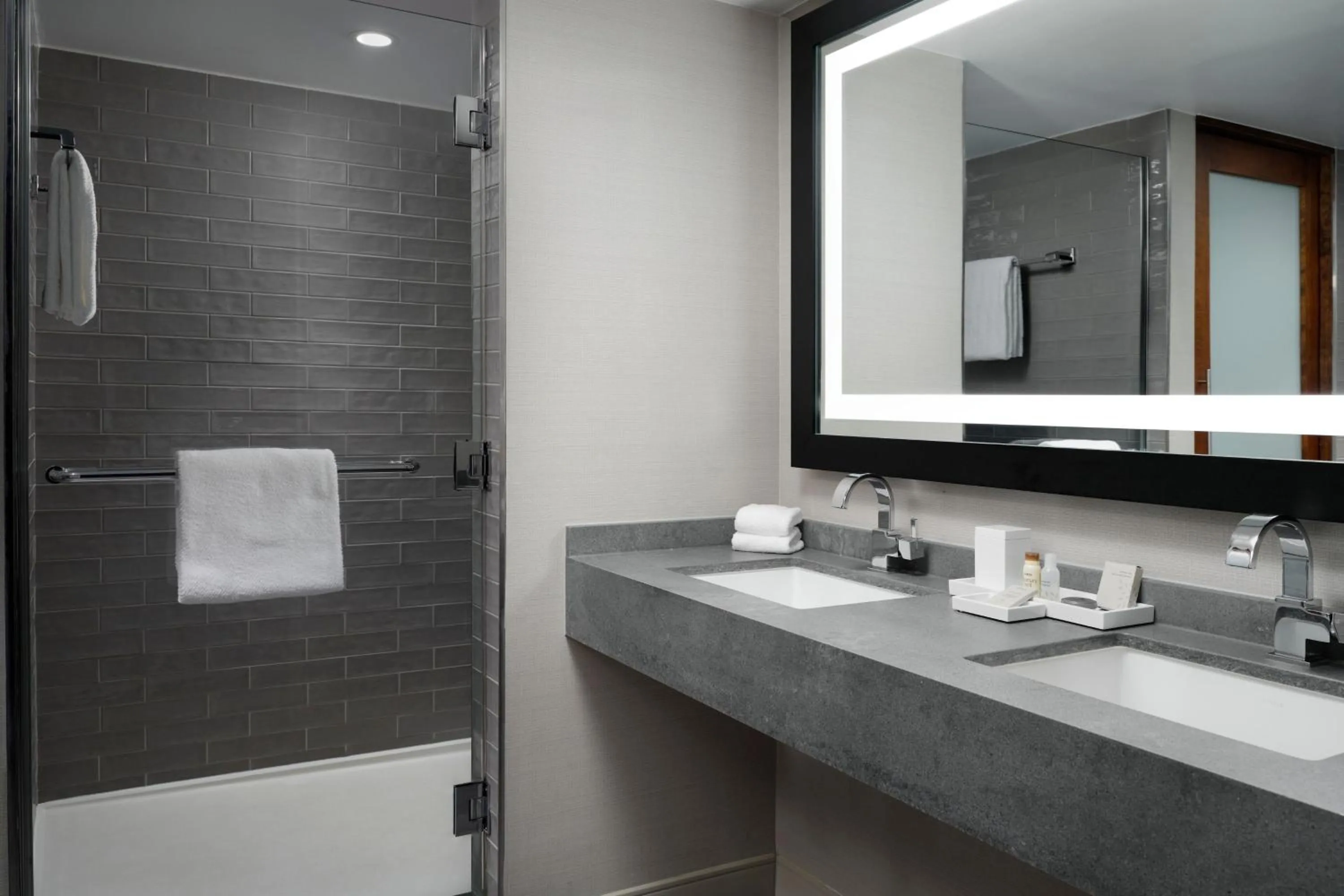 Bathroom in Renaissance Minneapolis Bloomington Hotel