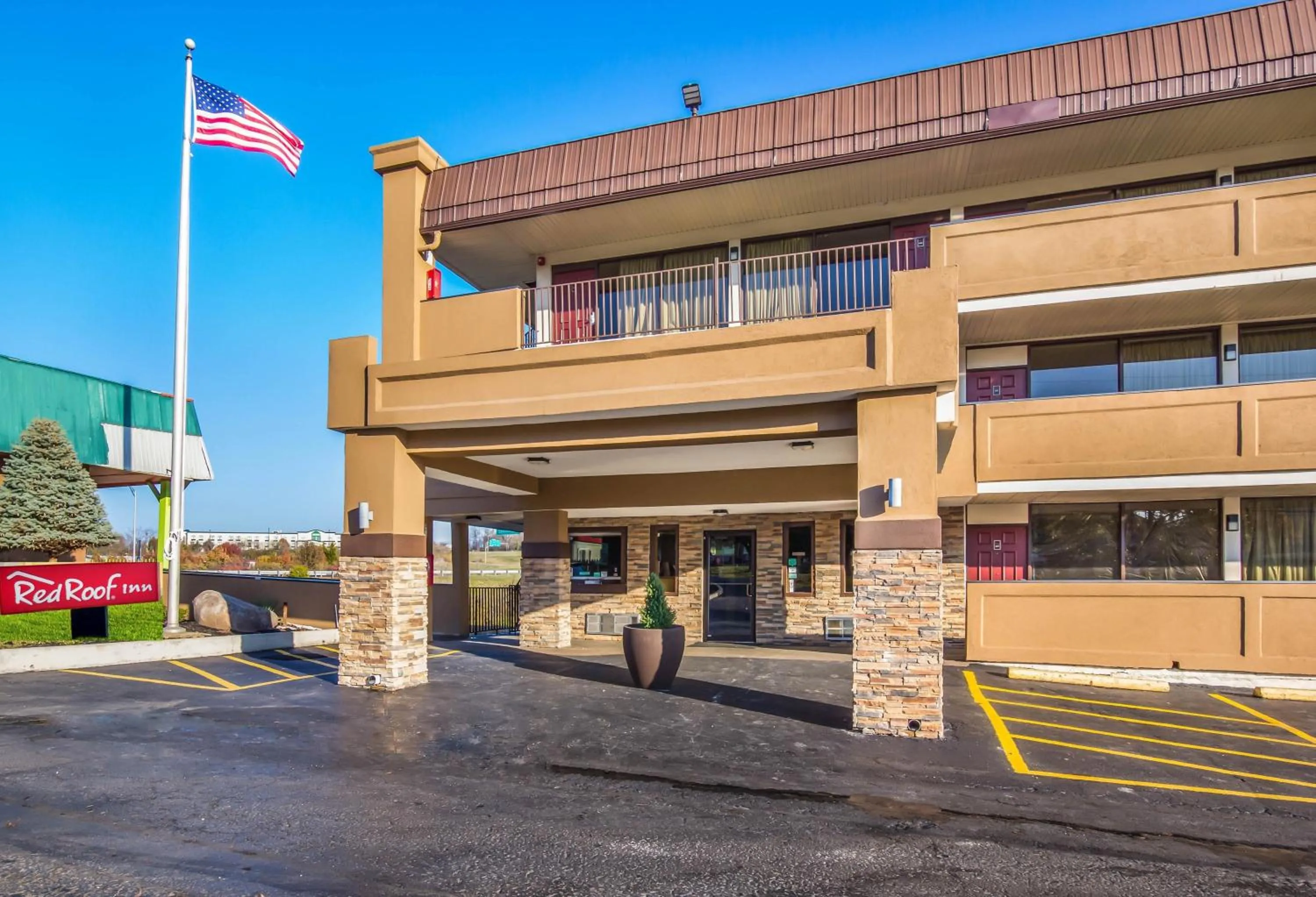 Property building in Red Roof Inn Cincinnati Airport–Florence/ Erlanger