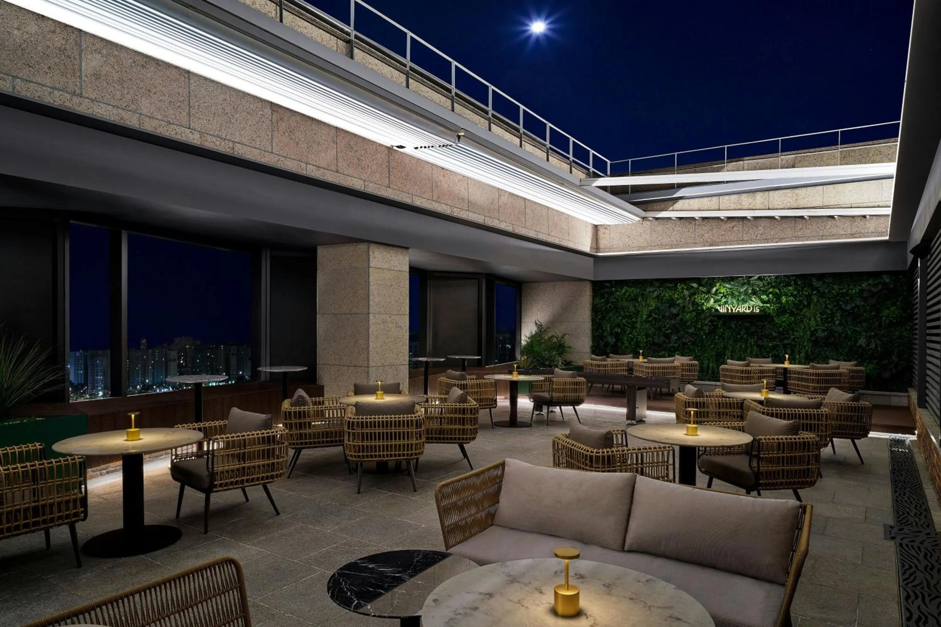 Restaurant/places to eat in Courtyard by Marriott Seoul Botanic Park