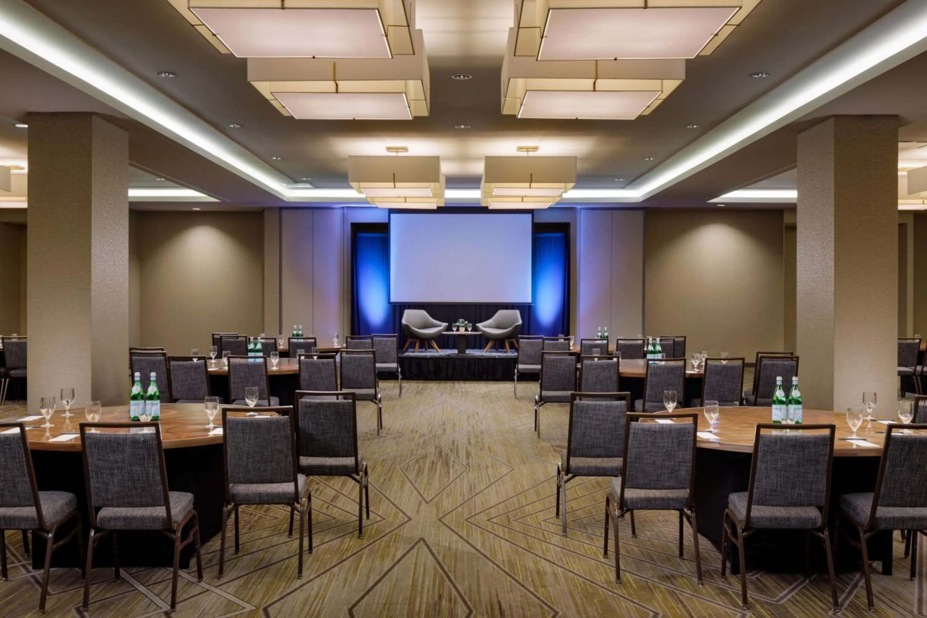 Meeting/conference room in Courtyard by Marriott Prince George