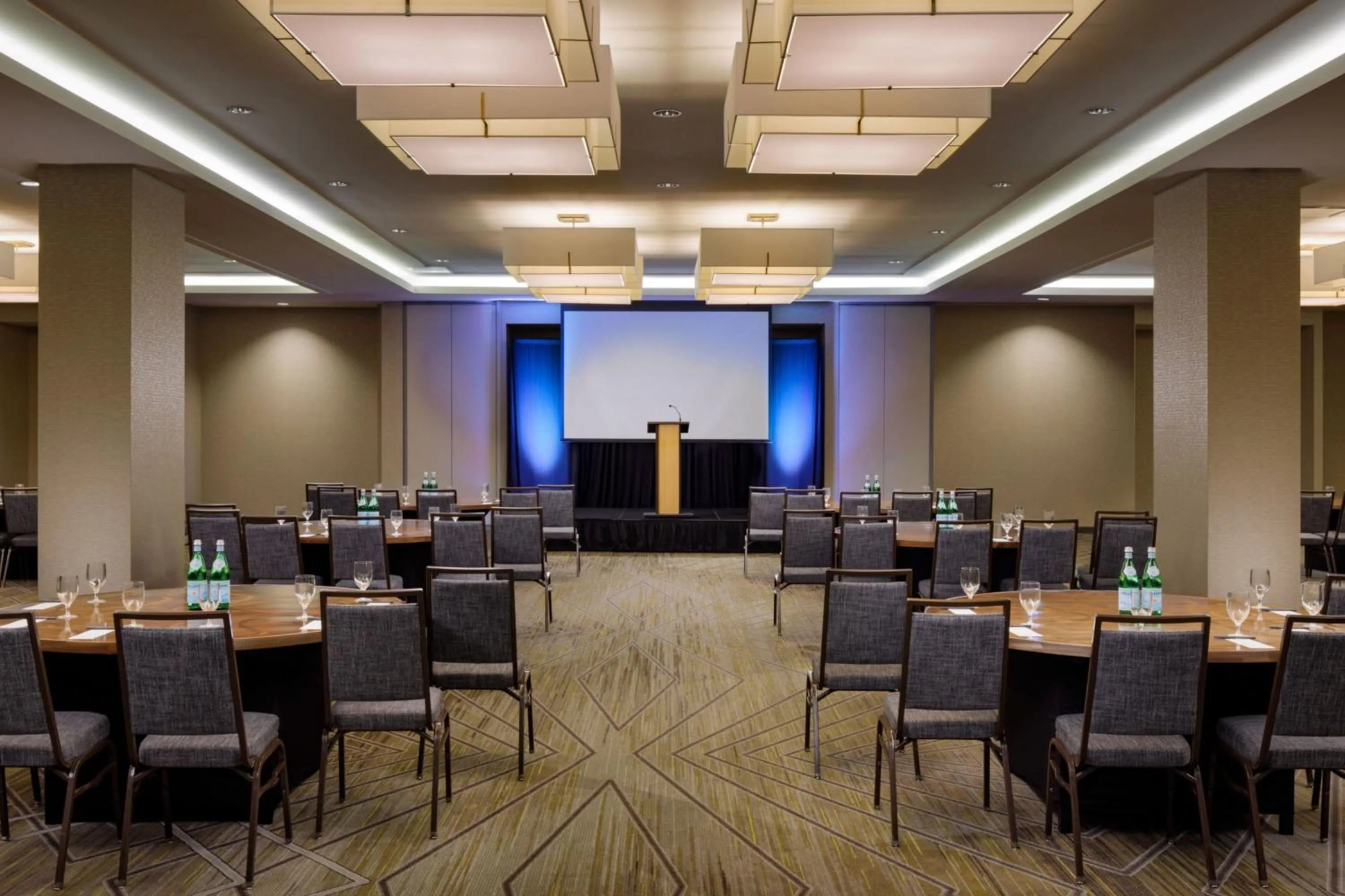 Meeting/conference room in Courtyard by Marriott Prince George