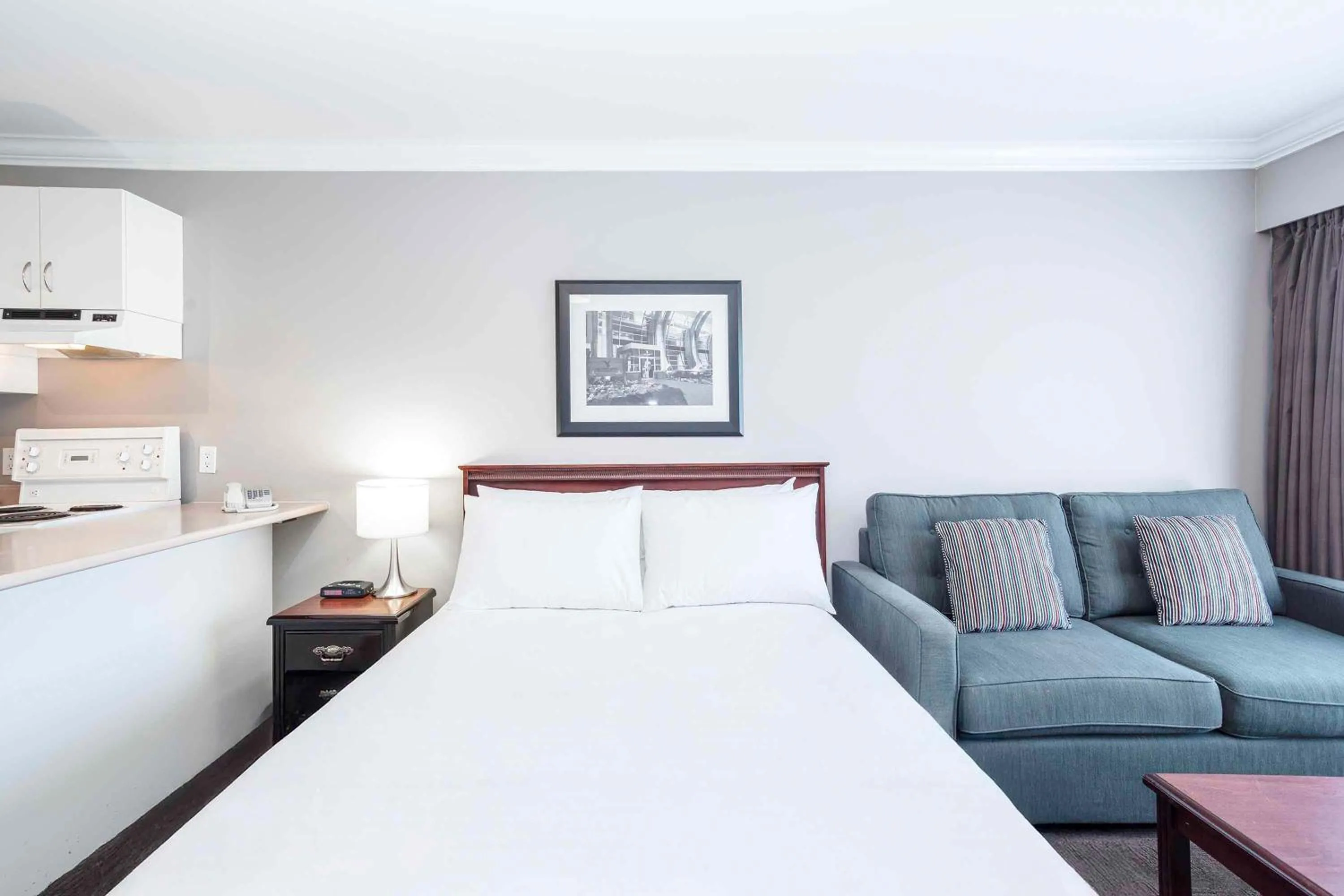 Photo of the whole room, Bed in Sandman Hotel & Suites Prince George