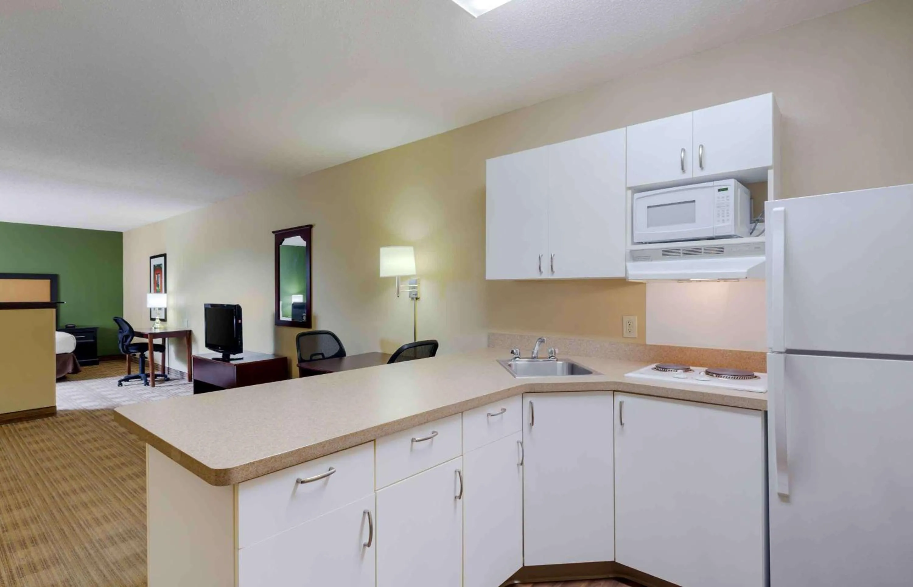 Kitchen or kitchenette in Extended Stay America Suites - Long Island - Bethpage