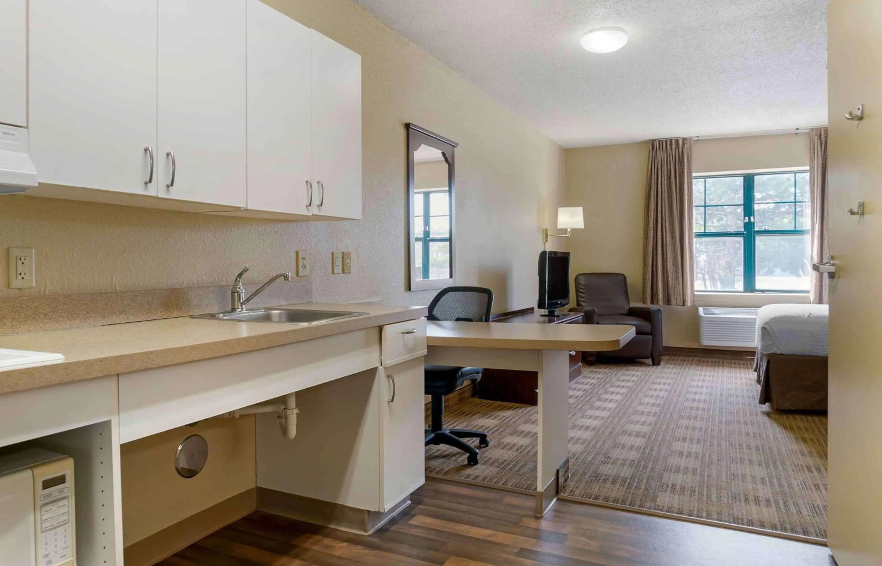 Kitchen or kitchenette in Extended Stay America Suites - Long Island - Bethpage