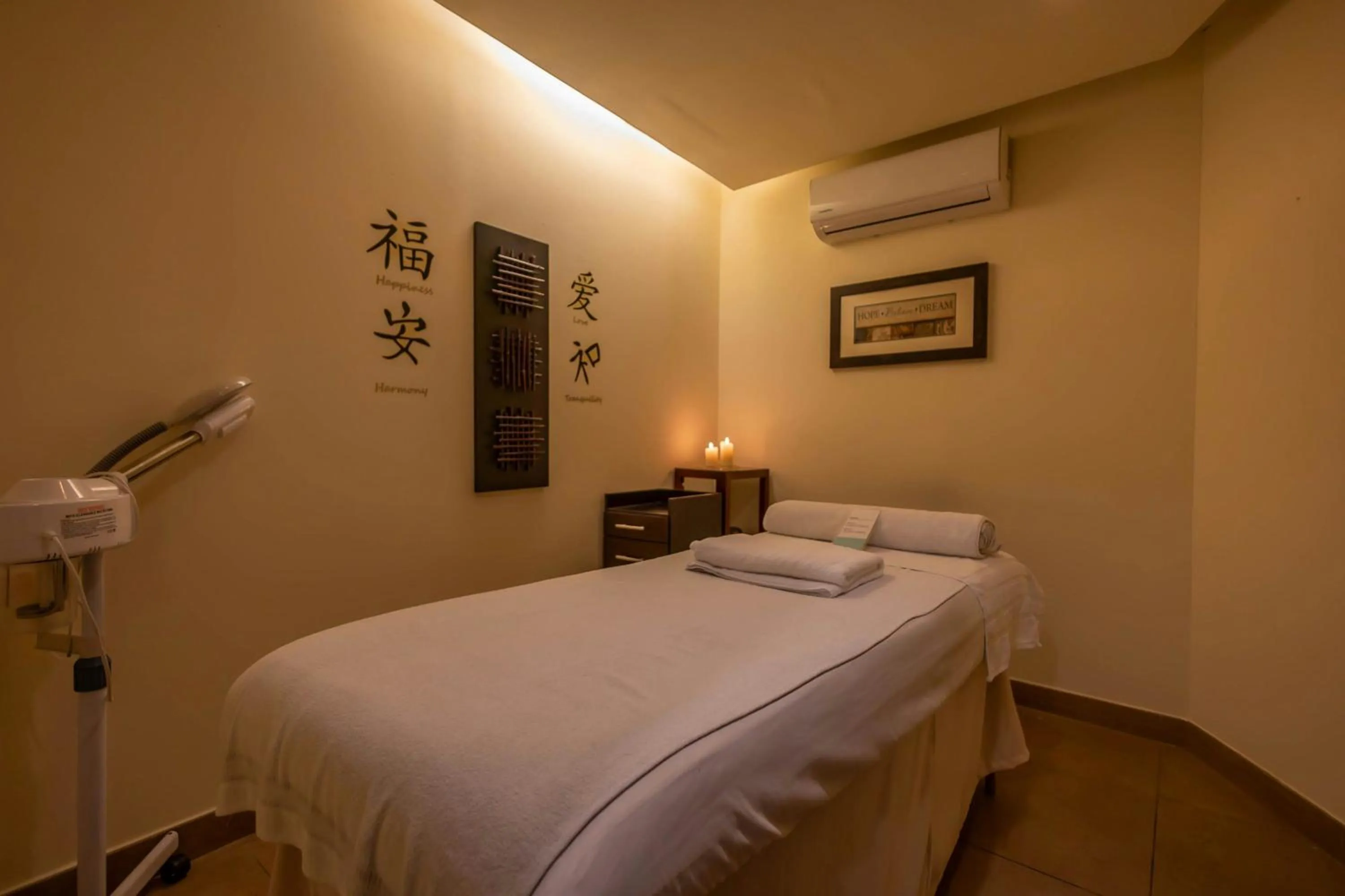 Spa and wellness centre/facilities, Bed in The Westin Camino Real, Guatemala