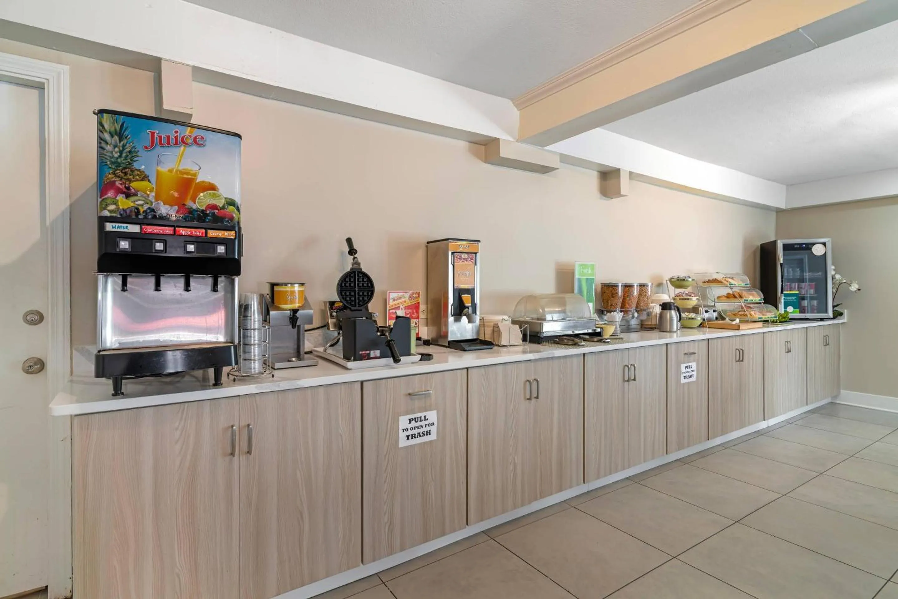 Breakfast in Quality Inn North Conway