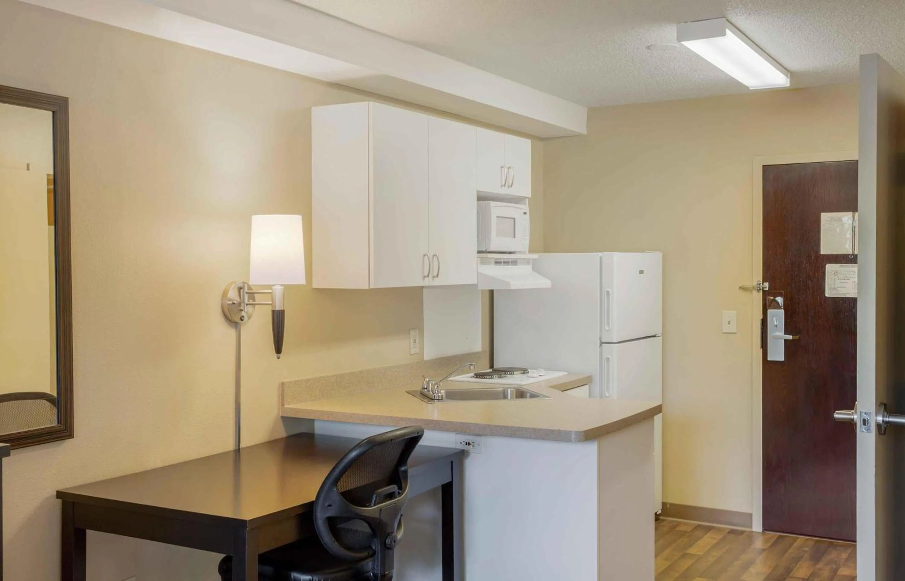 Kitchen or kitchenette in Extended Stay America Suites - New York City - LaGuardia Airport